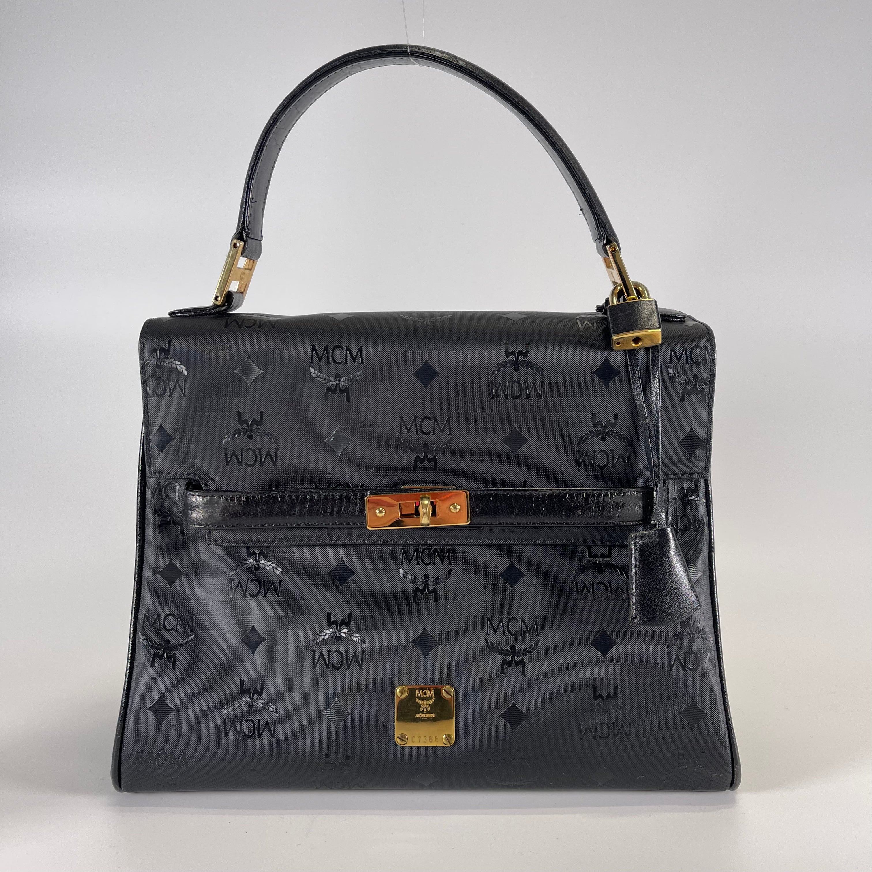 2511 MCM MCM Kelly-type handbag