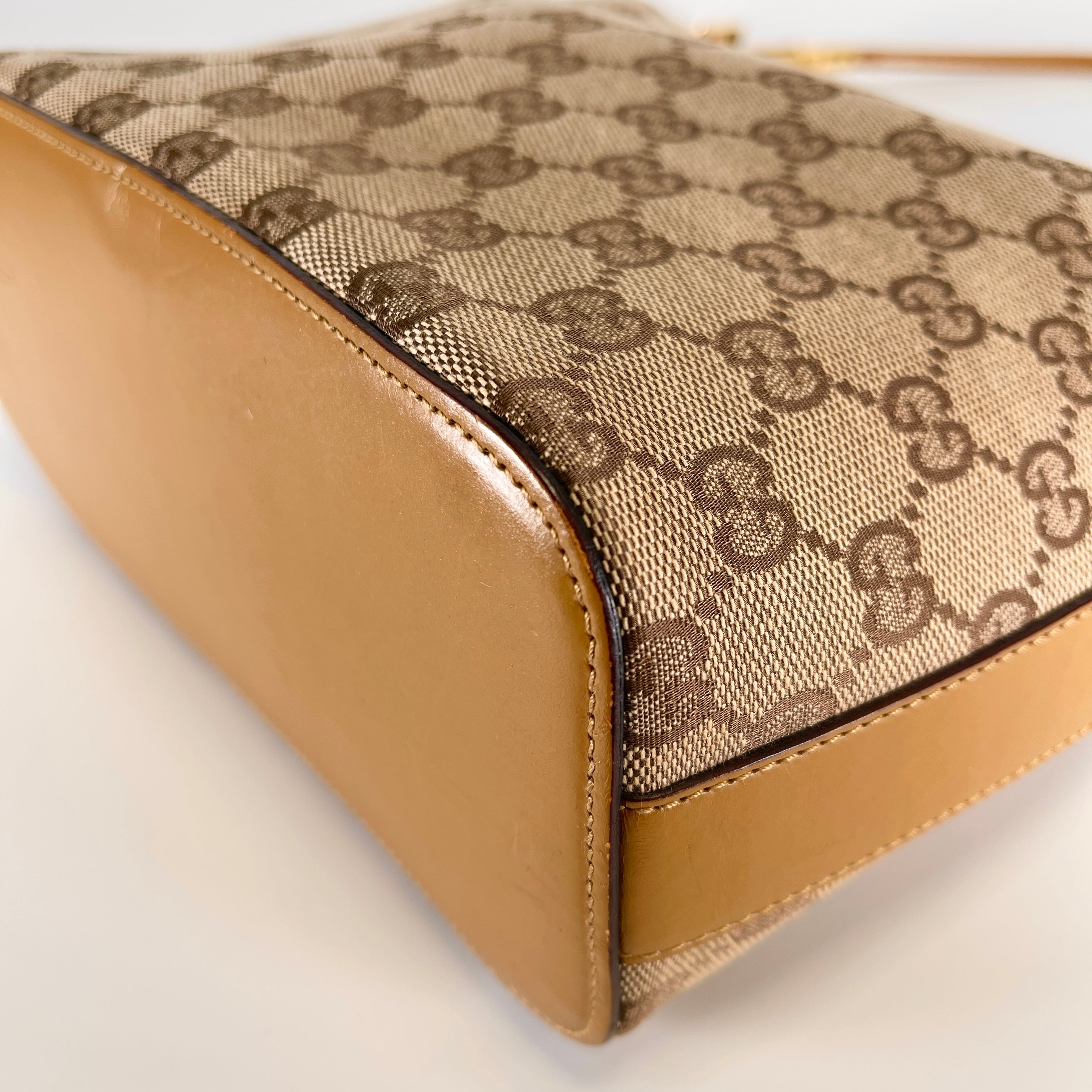 2605 secondhand GUCCI GG canvas One shoulder bag