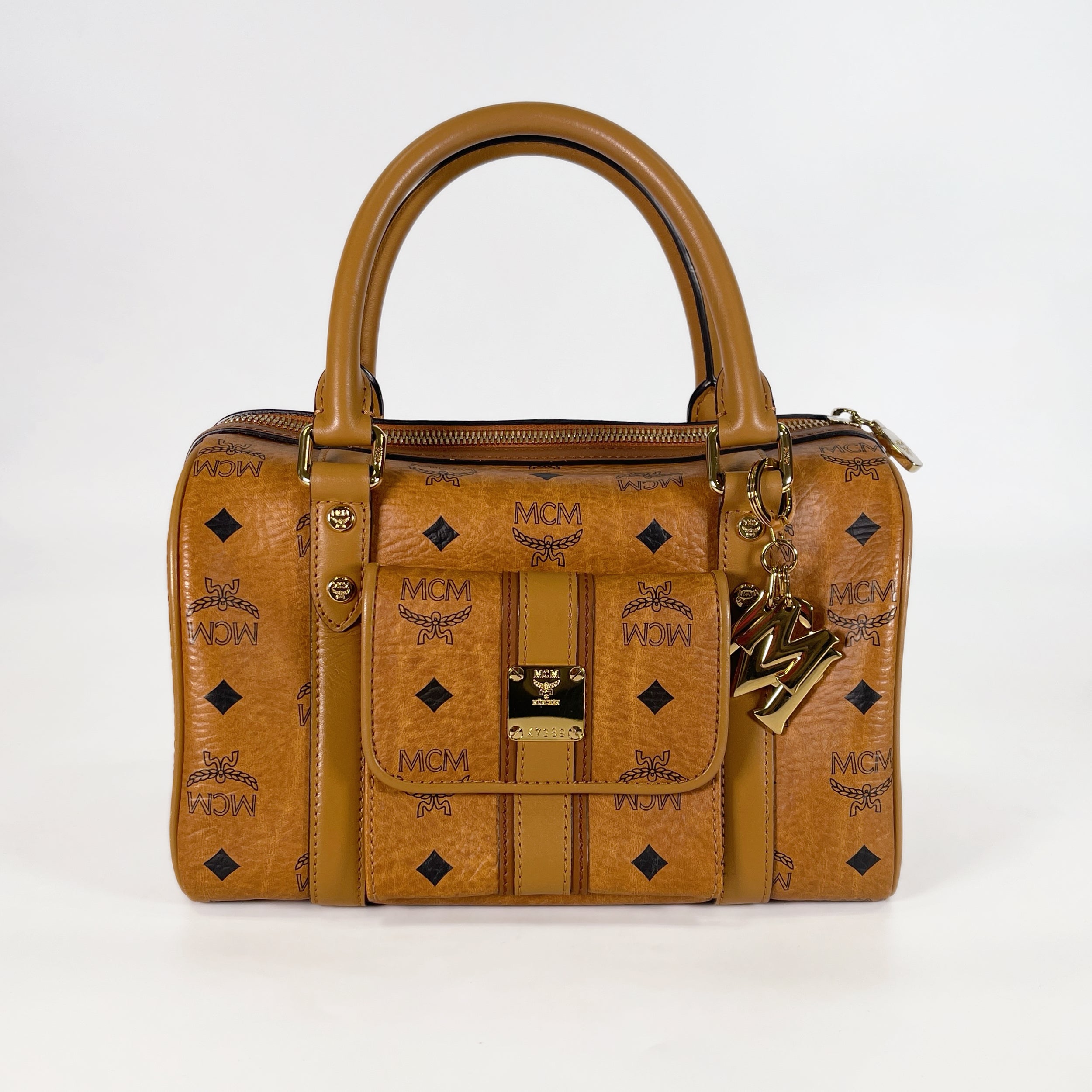 2604 secondhand MCM hand bag