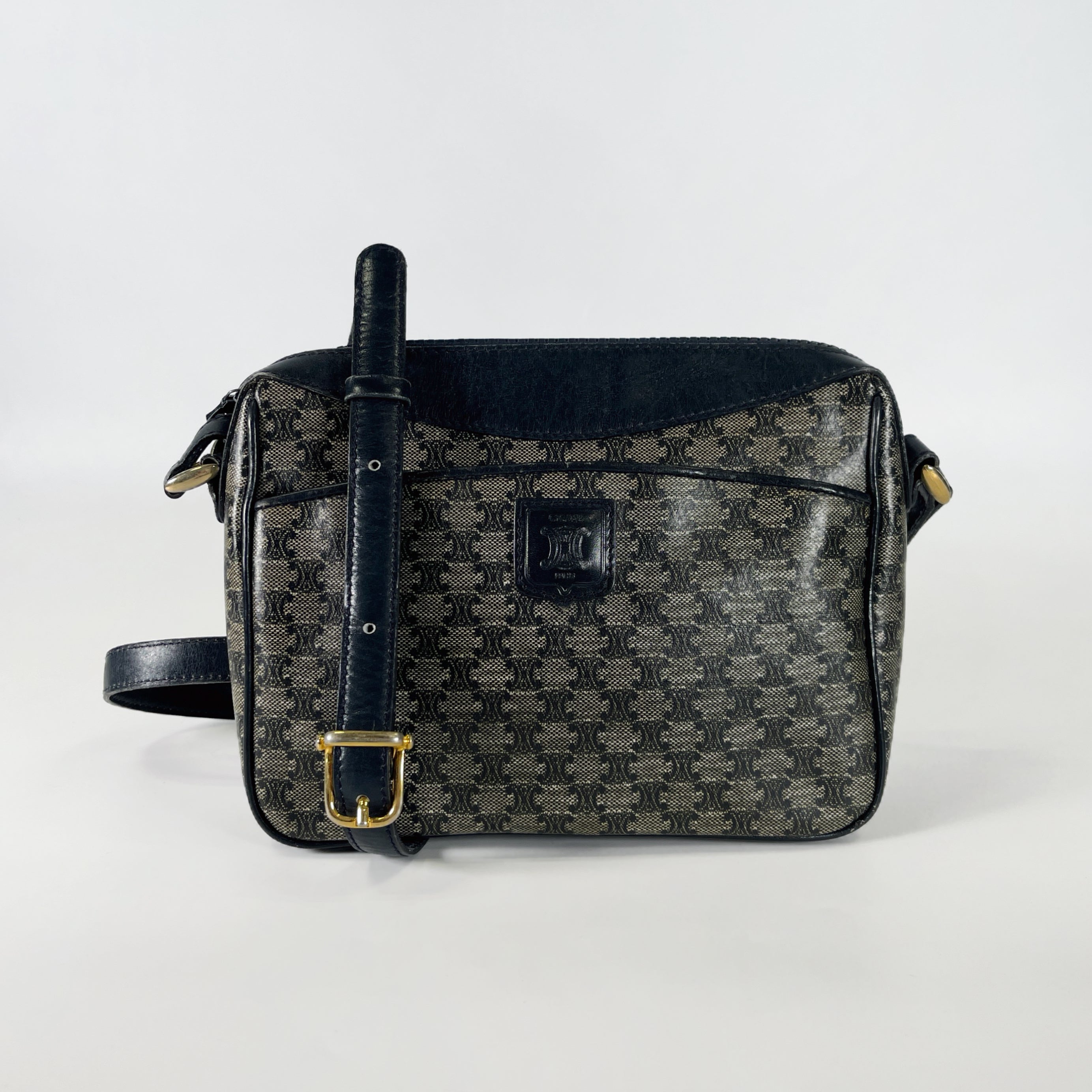 2603 secondhand CELINE Shoulder bag / Crossbody Bag Macadam shoulder