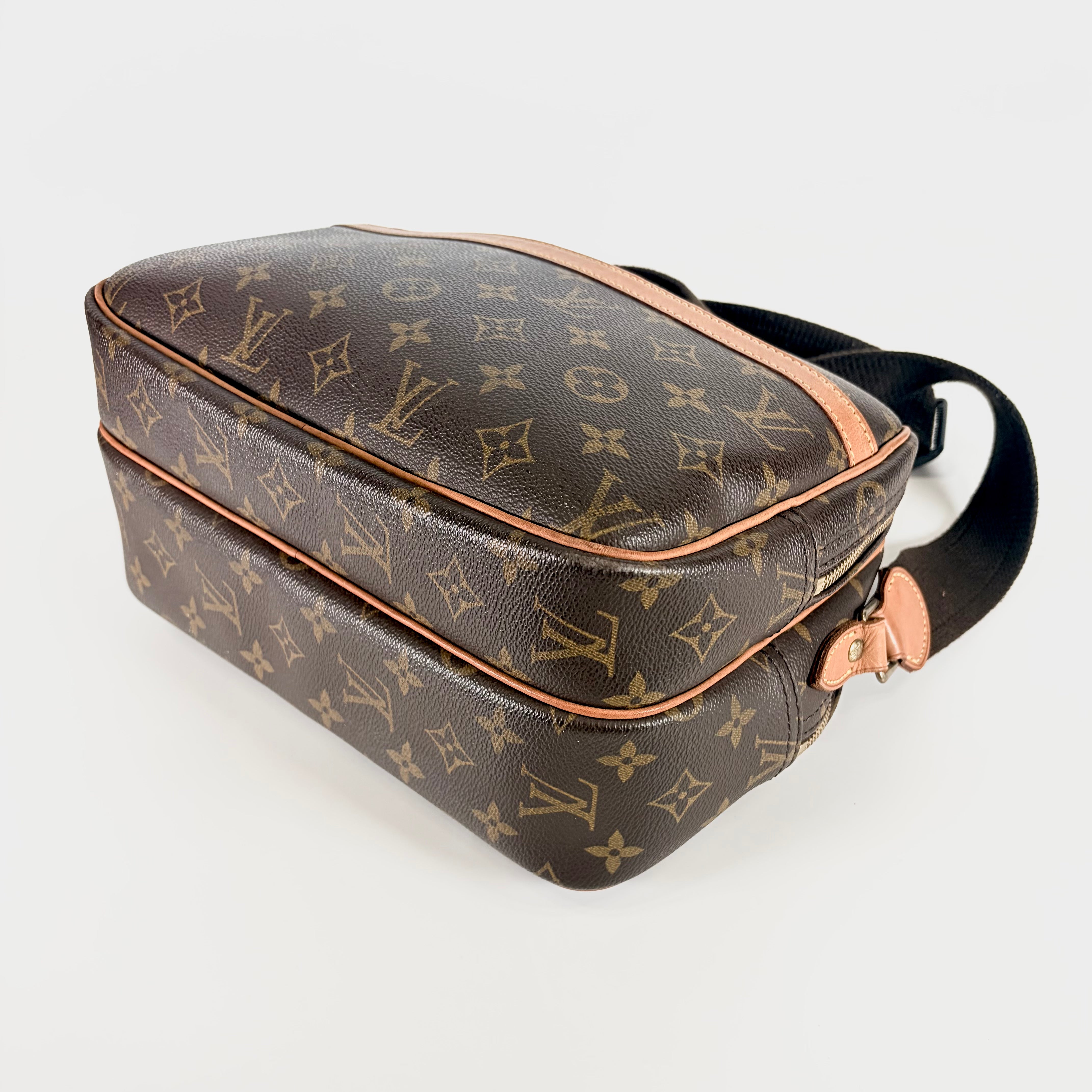 2604 secondhand LV Monogram reporter PM