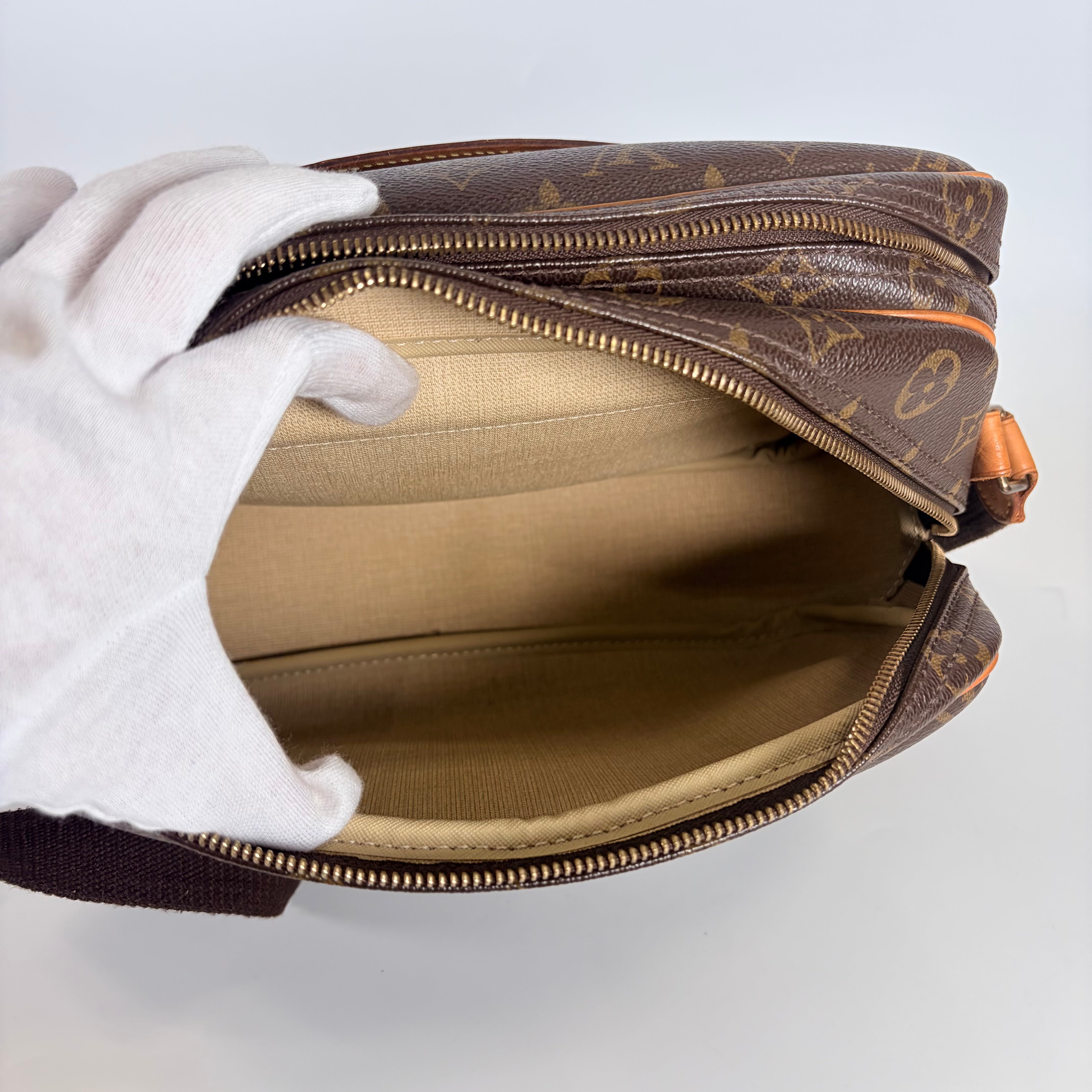2604 secondhand LV Monogram reporter PM