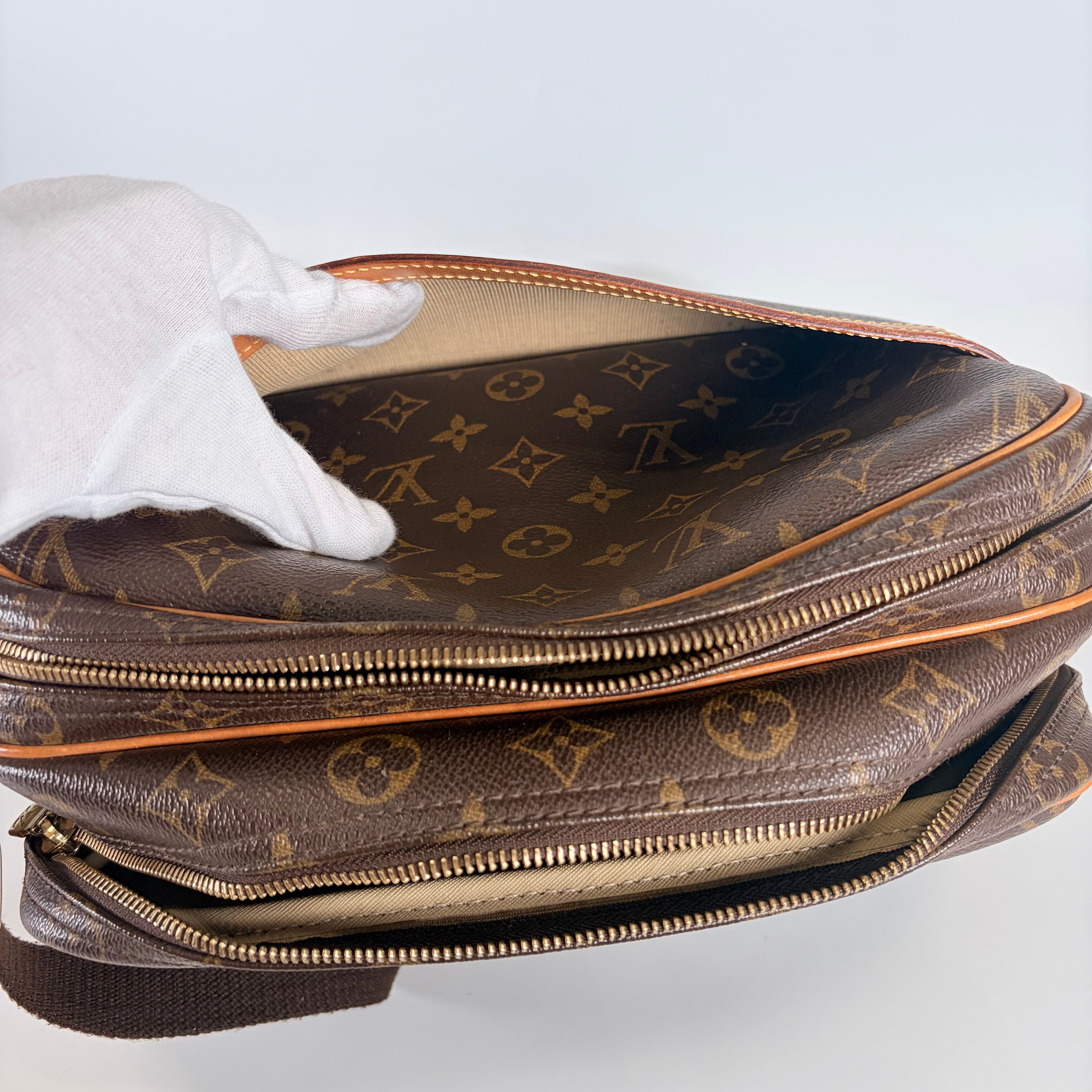2604 secondhand LV Monogram reporter PM