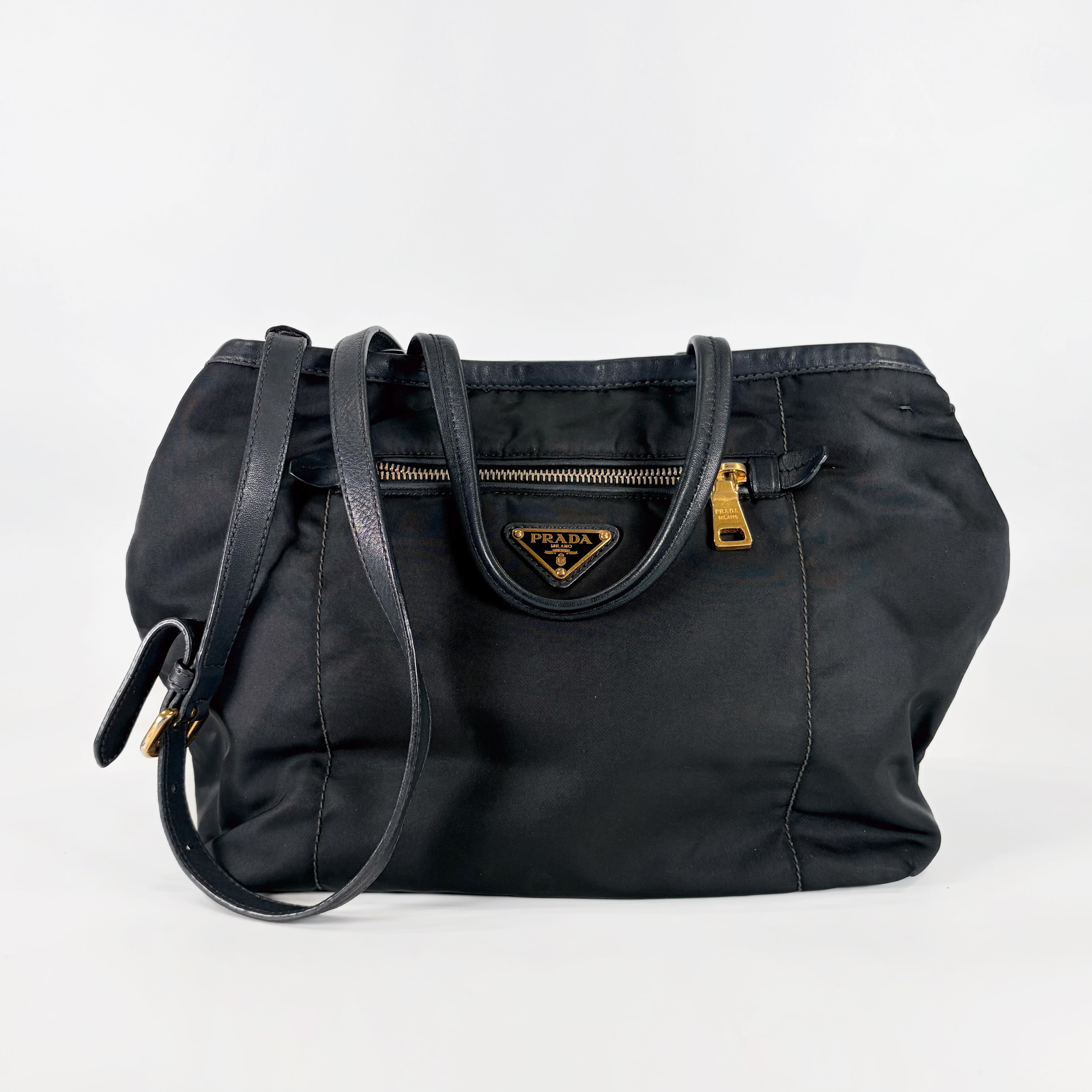 2604 secondhand PRADA 2WAY nylon hand Navy × gold