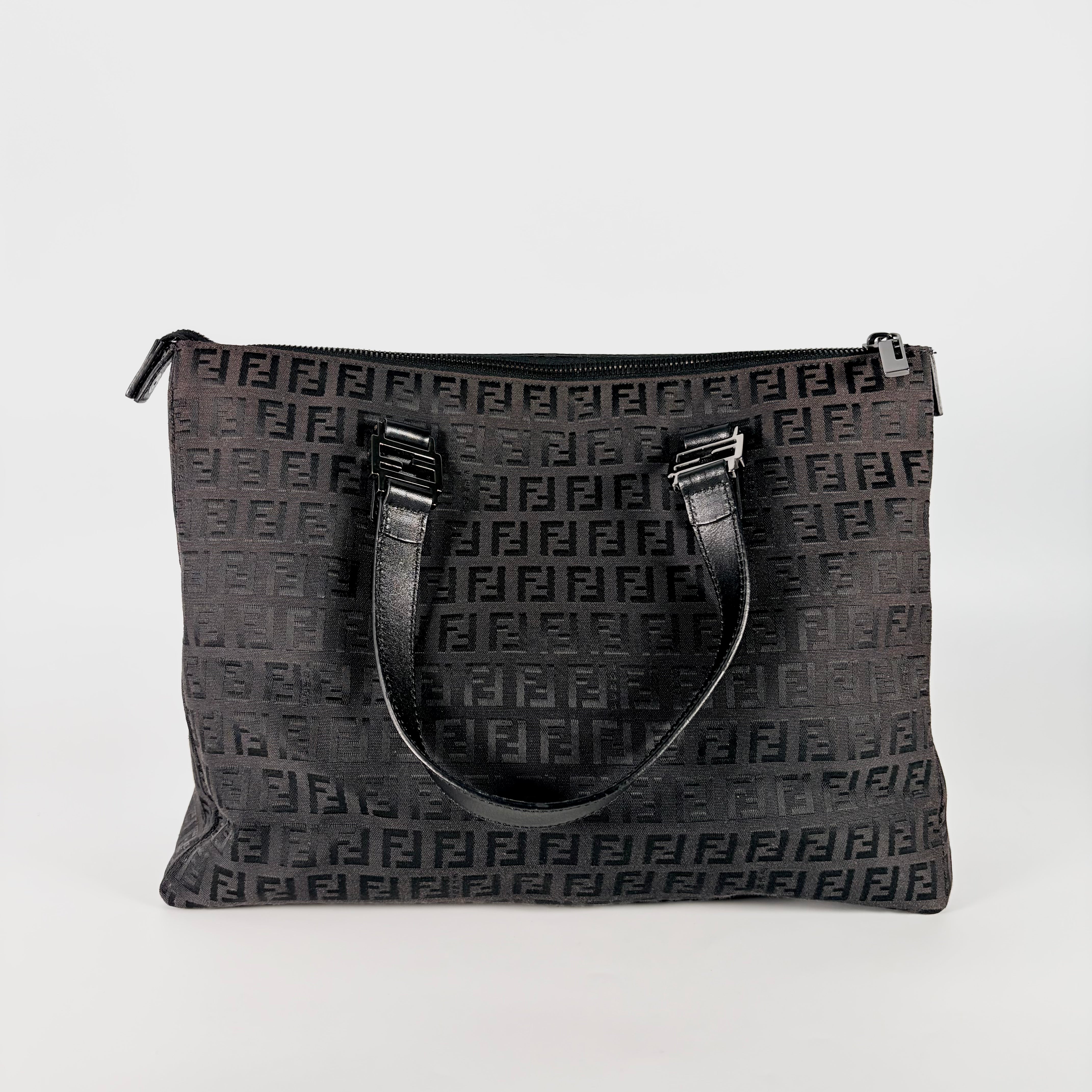 2605 secondhand FENDI Zucchino hand bag