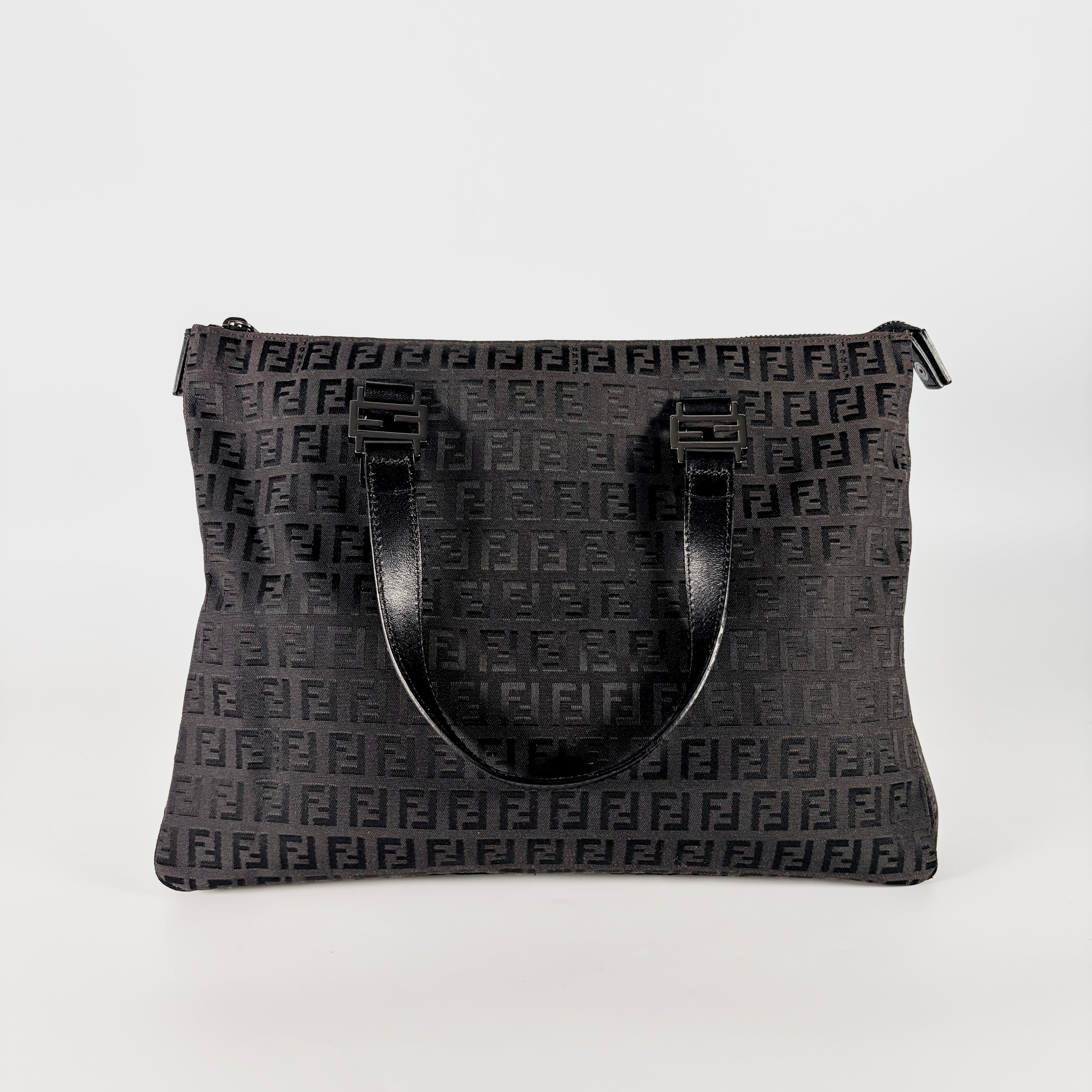 2605 secondhand FENDI Zucchino hand bag