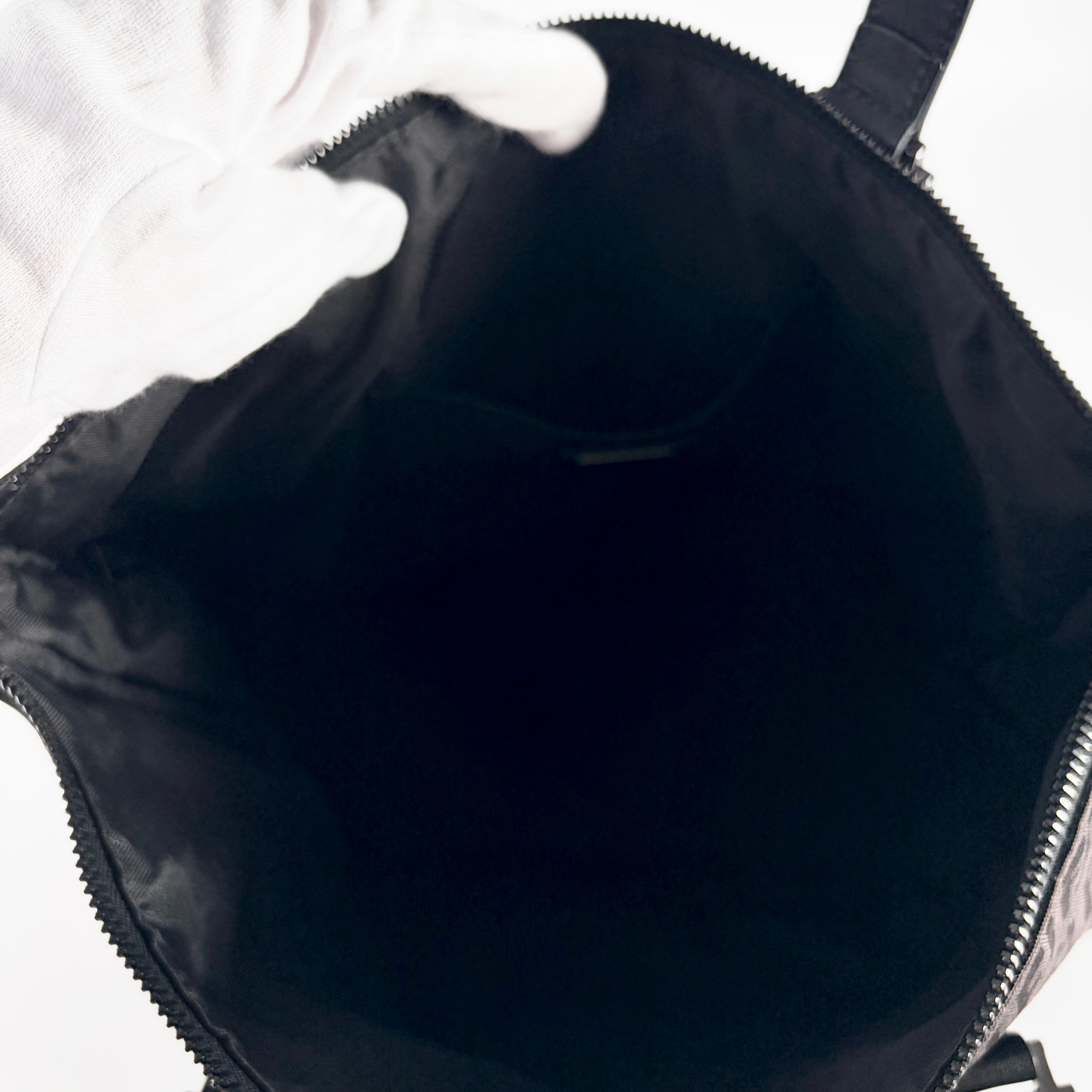 2605 secondhand FENDI Zucchino hand bag