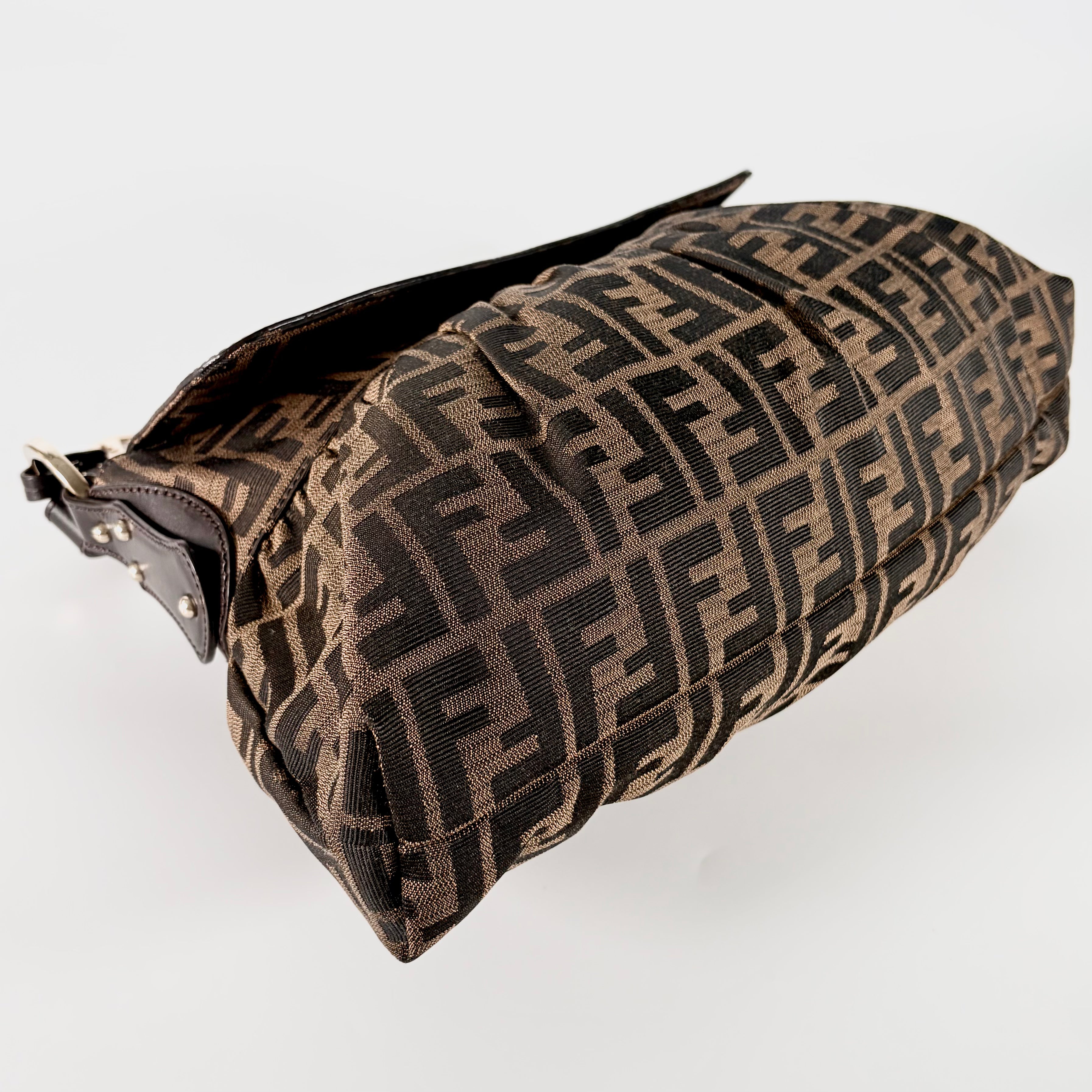 2604 secondhand FENDI Zucca bag