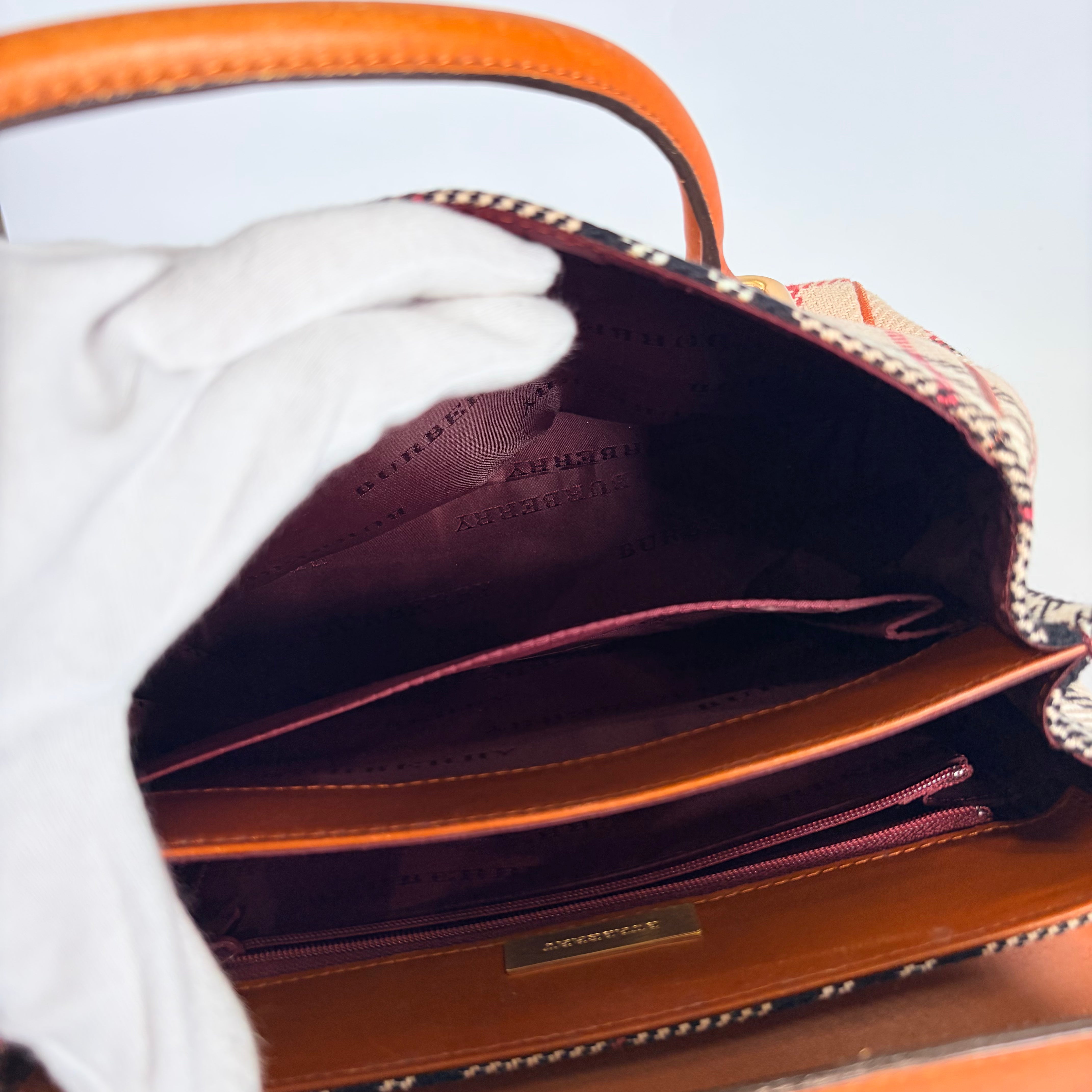 2604 secondhand BURBERRY Nova Check hand bag