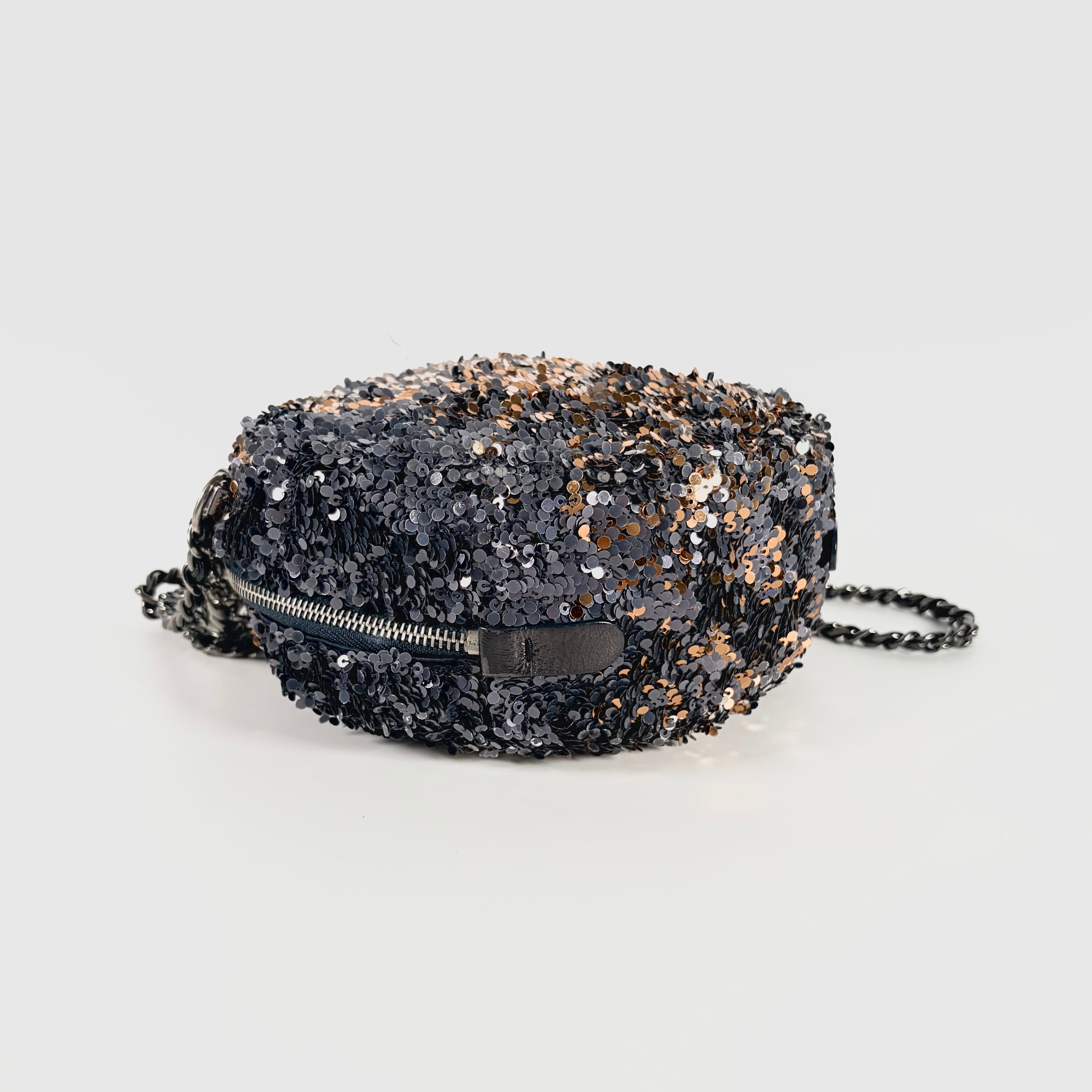 2605 secondhand CHANEL sequins Shoulder bag