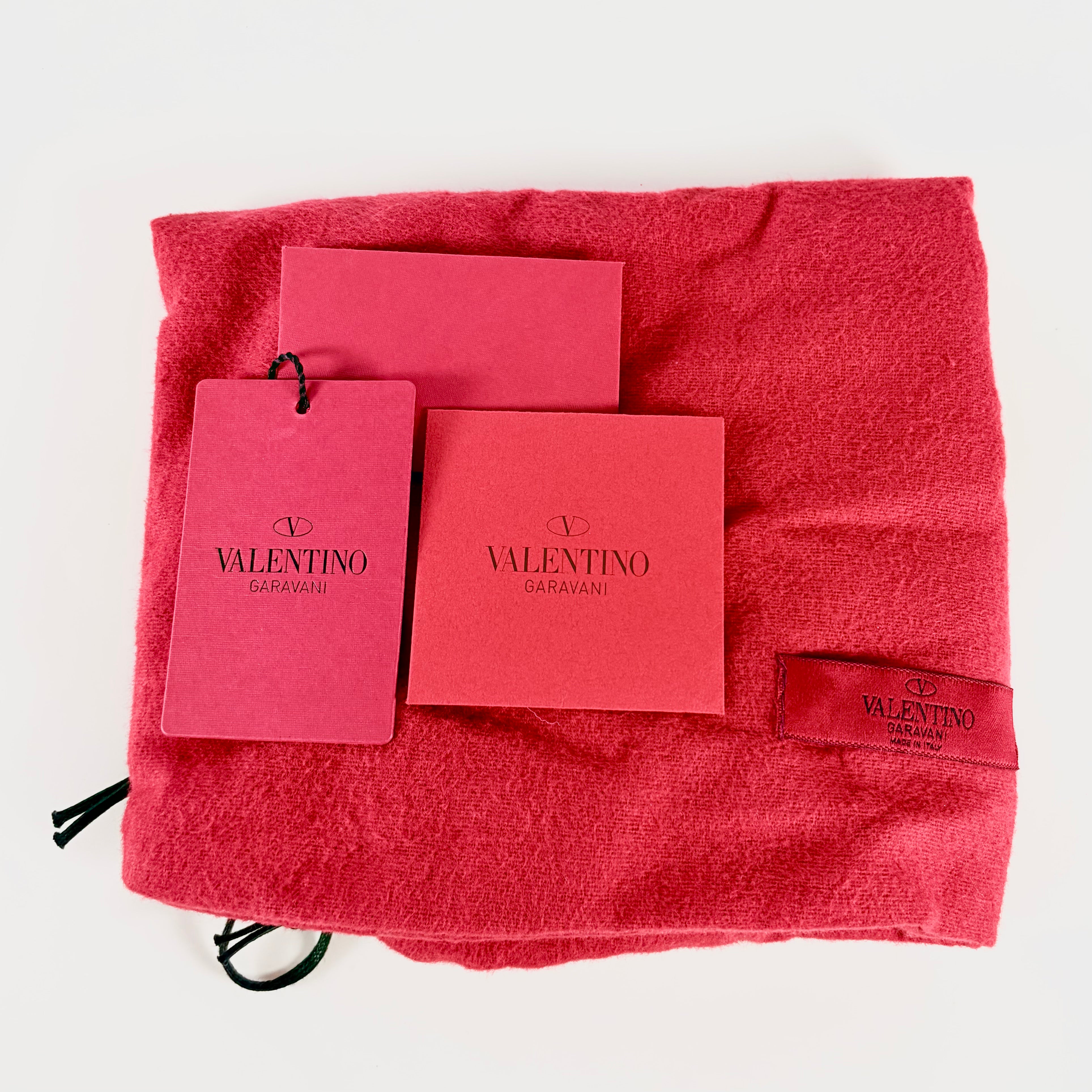 2605 secondhand VALENTINO beads hand black
