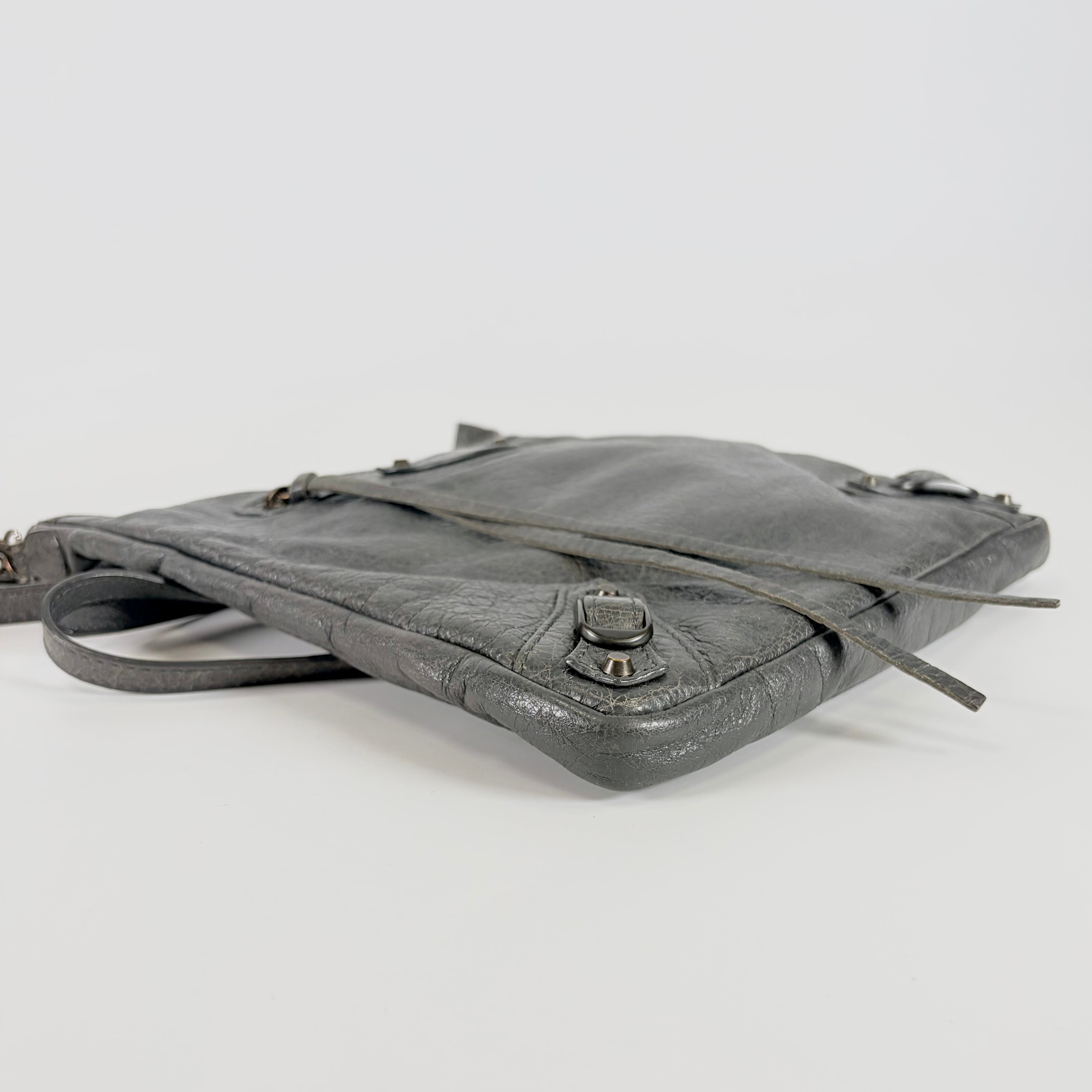 2605 secondhand BALENCIAGA Classic flat