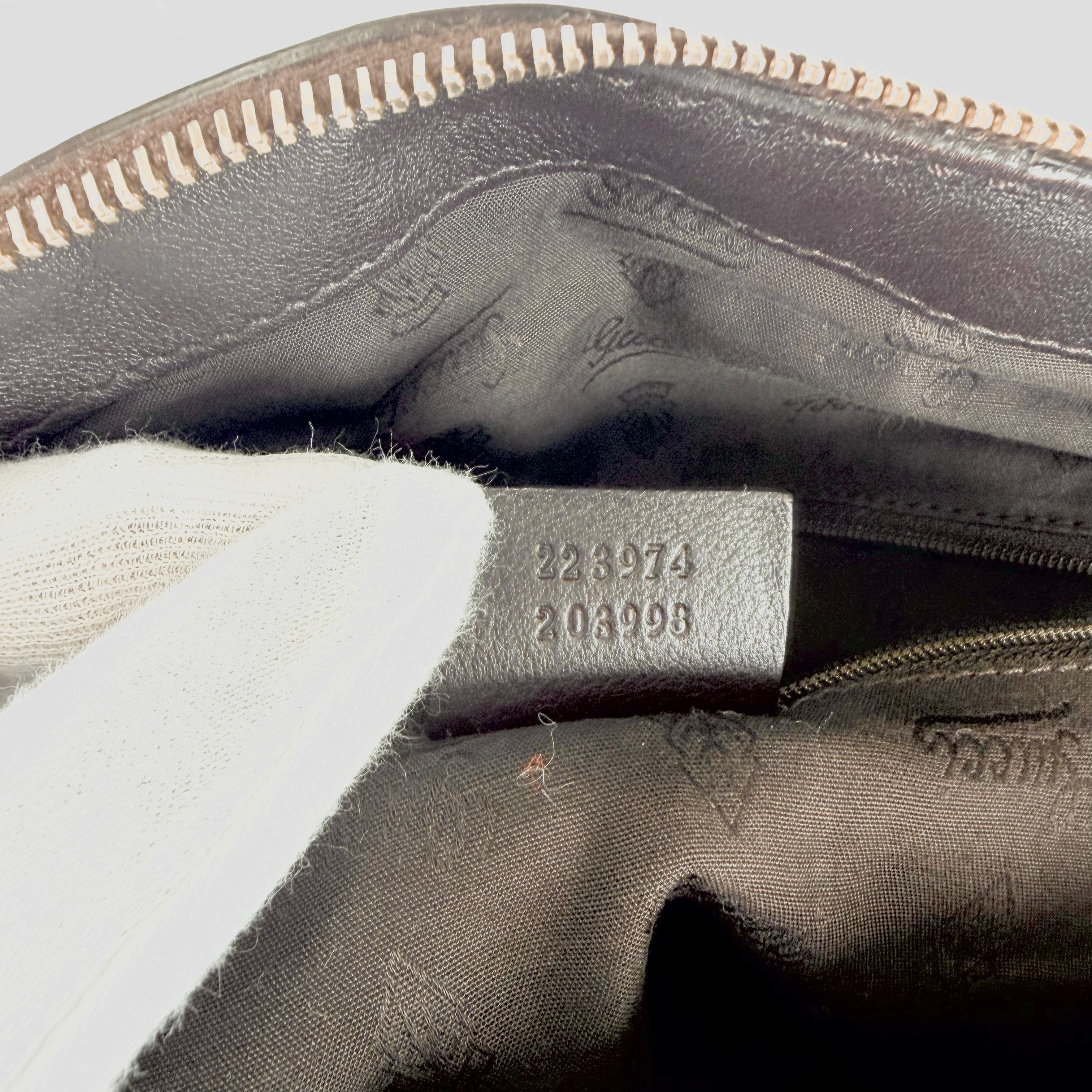2605 secondhand GUCCI hand bag
