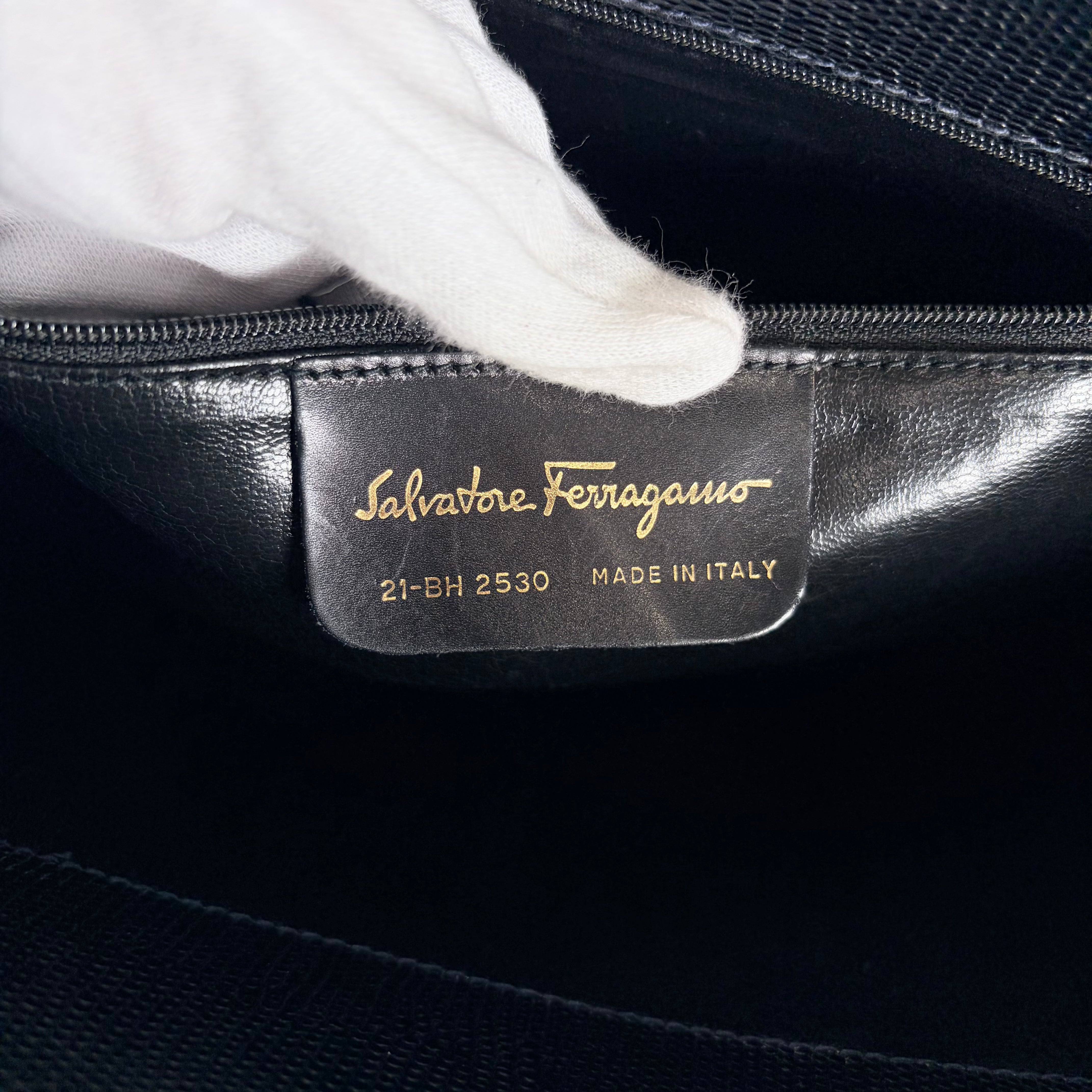2605 secondhand Ferragamo Shoulder bag
