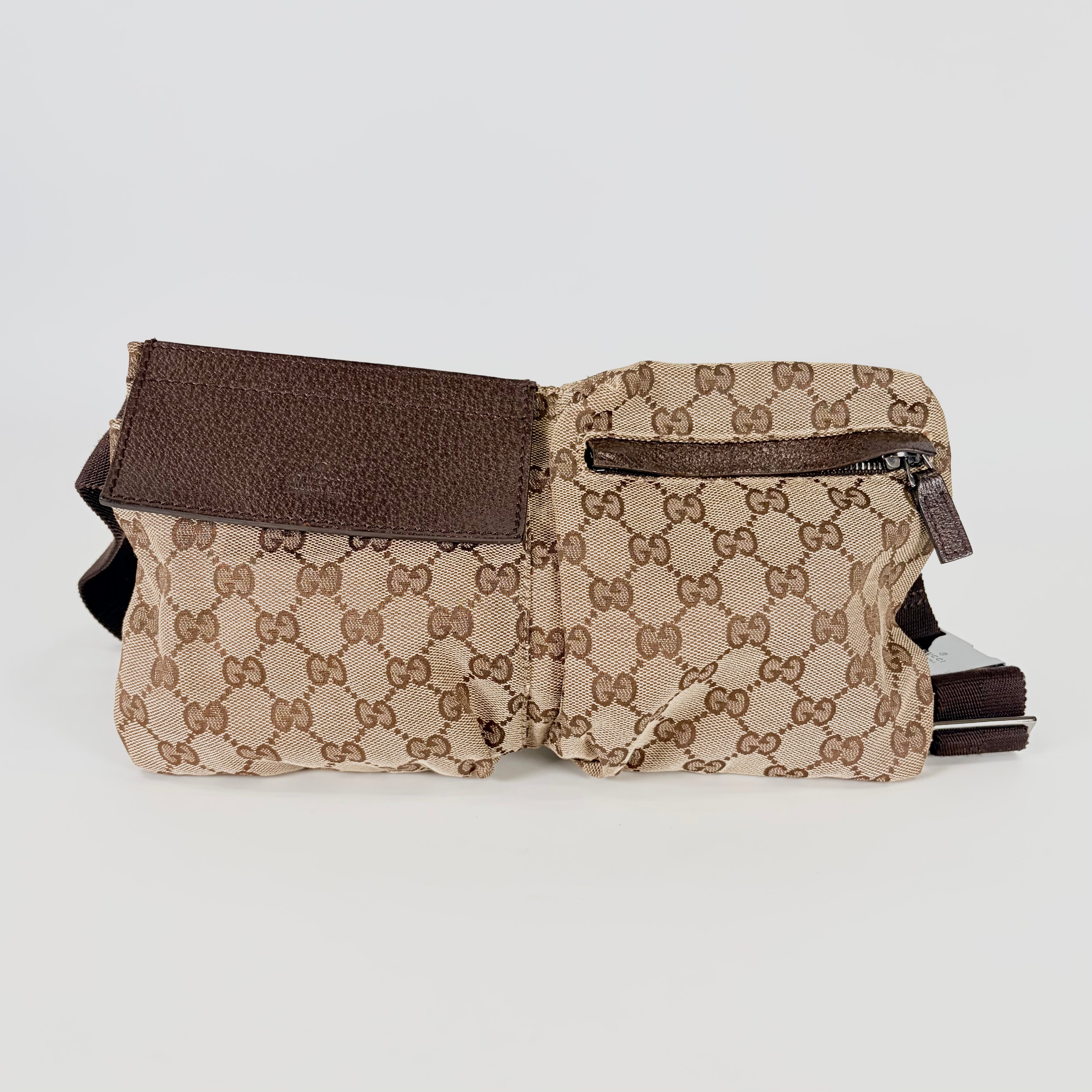 2605 secondhand GUCCI GG canvas Body Bag