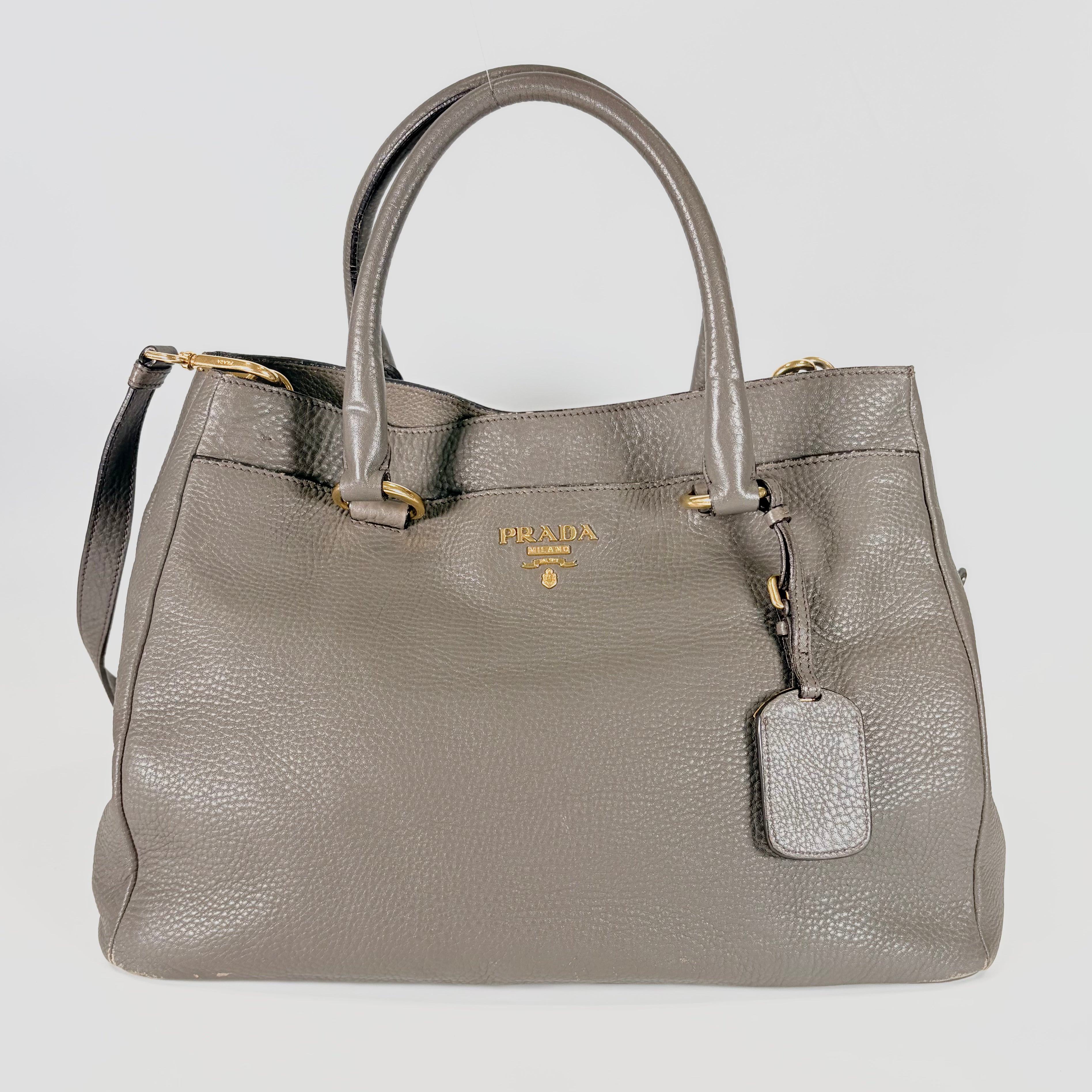 2605 secondhand PRADA hand bag