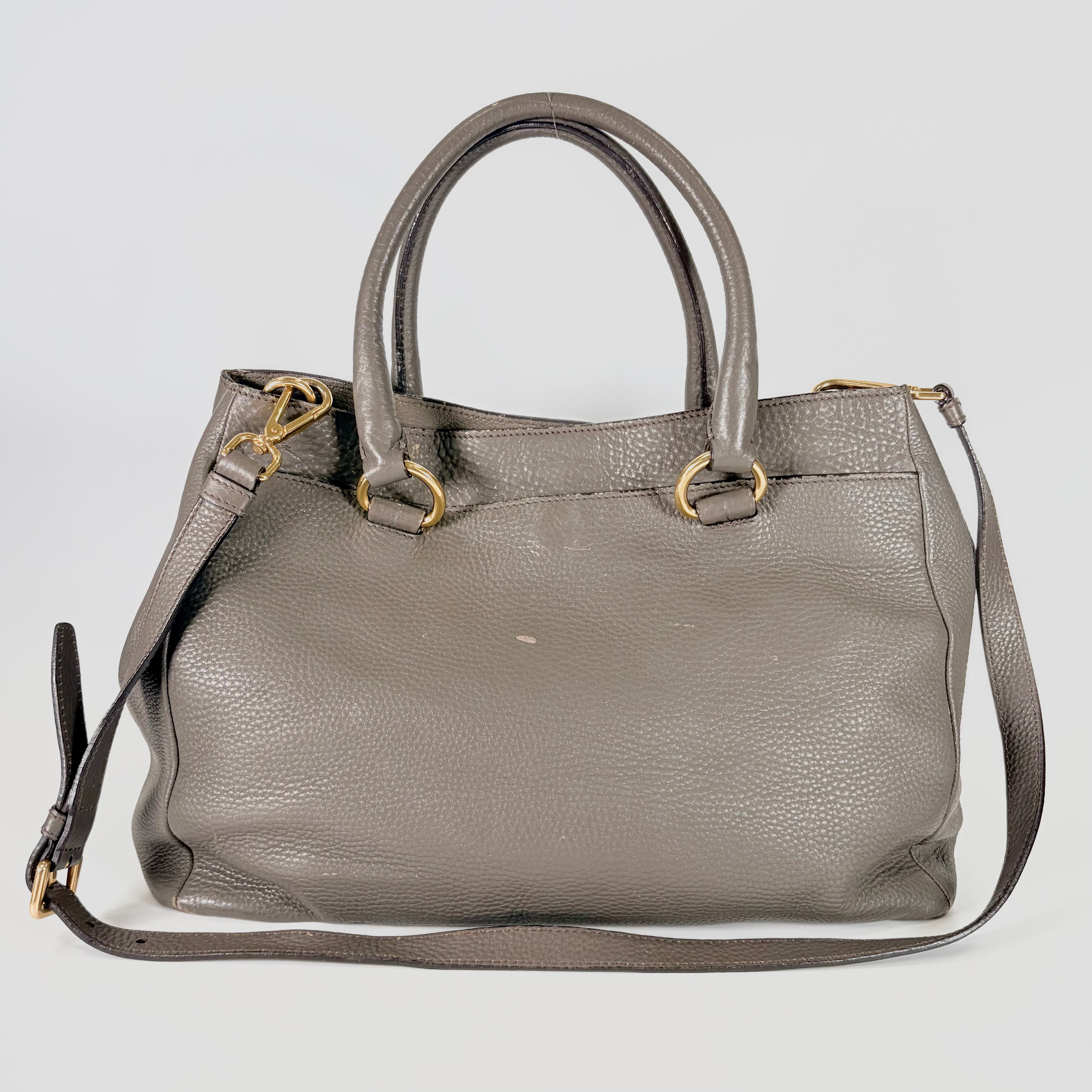 2605 secondhand PRADA hand bag