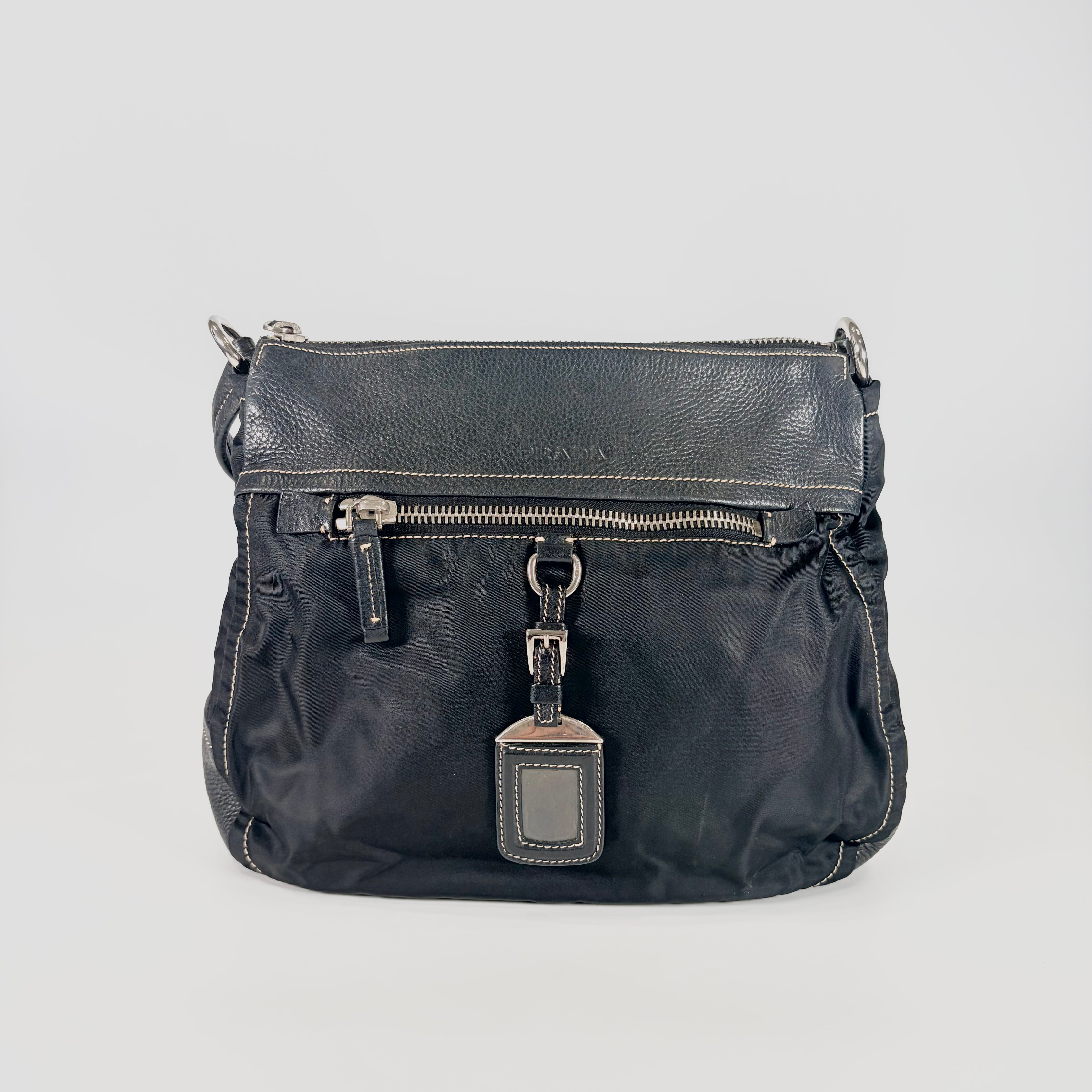 2605 secondhand PRADA One shoulder bag nylon leather NERO