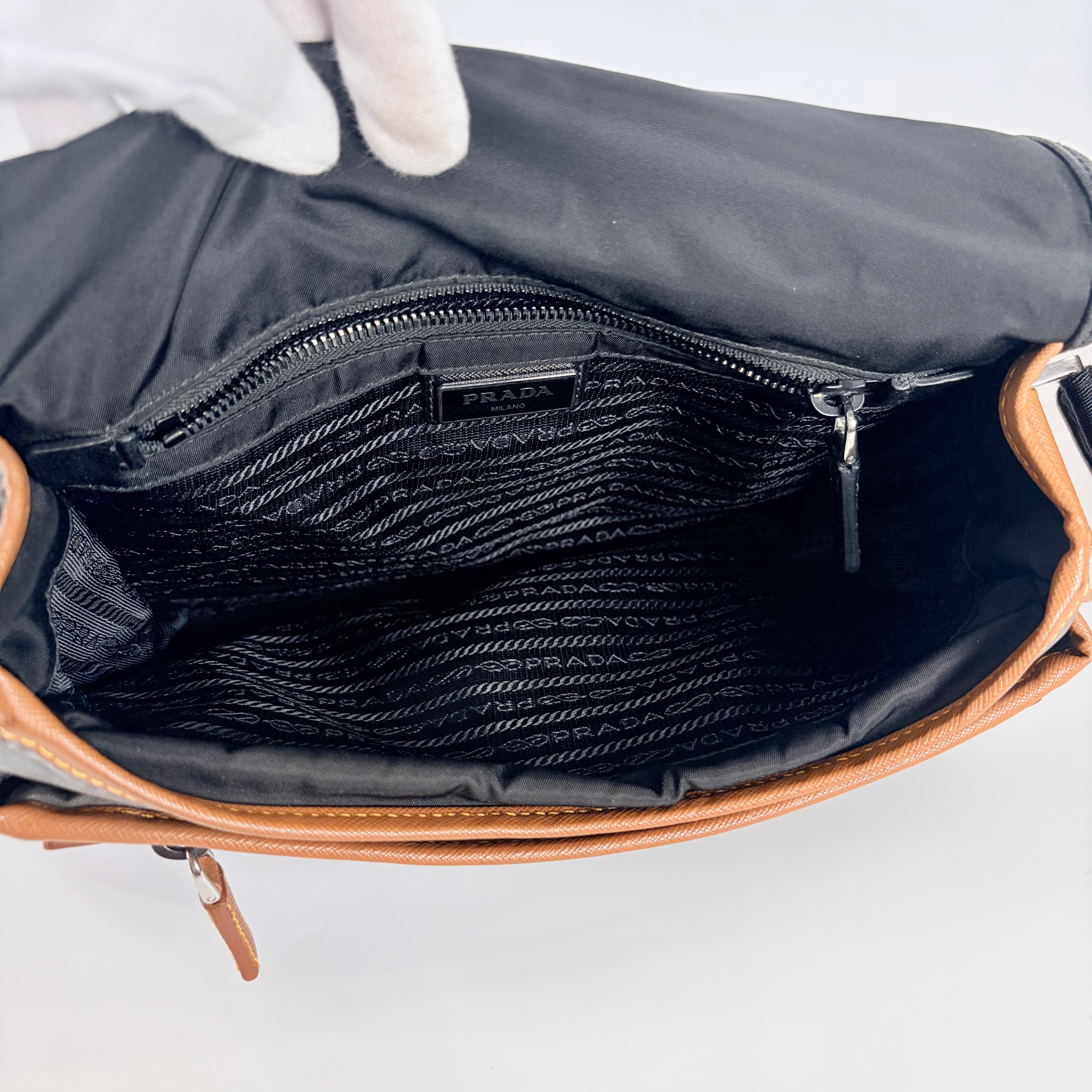 2605 secondhand PRADA Shoulder bag