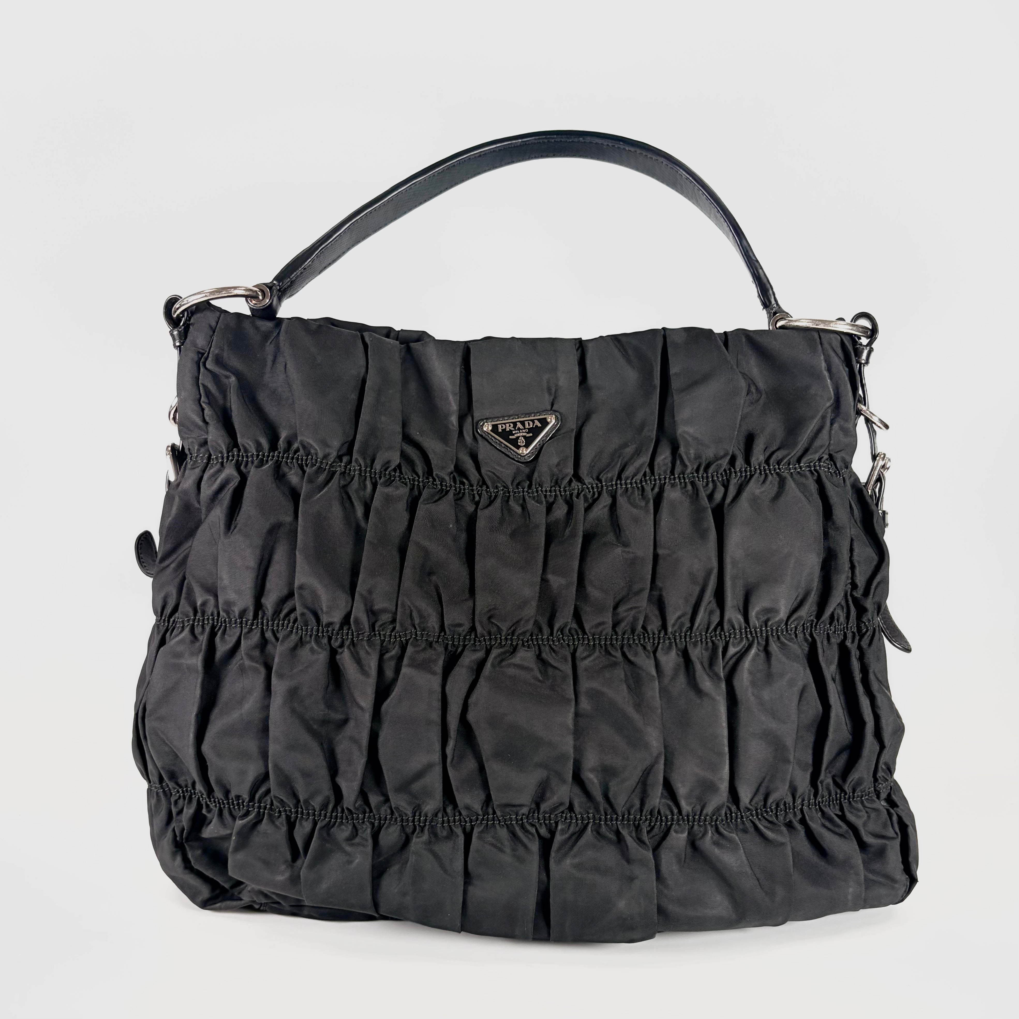 2605 secondhand PRADA Gaufre One shoulder