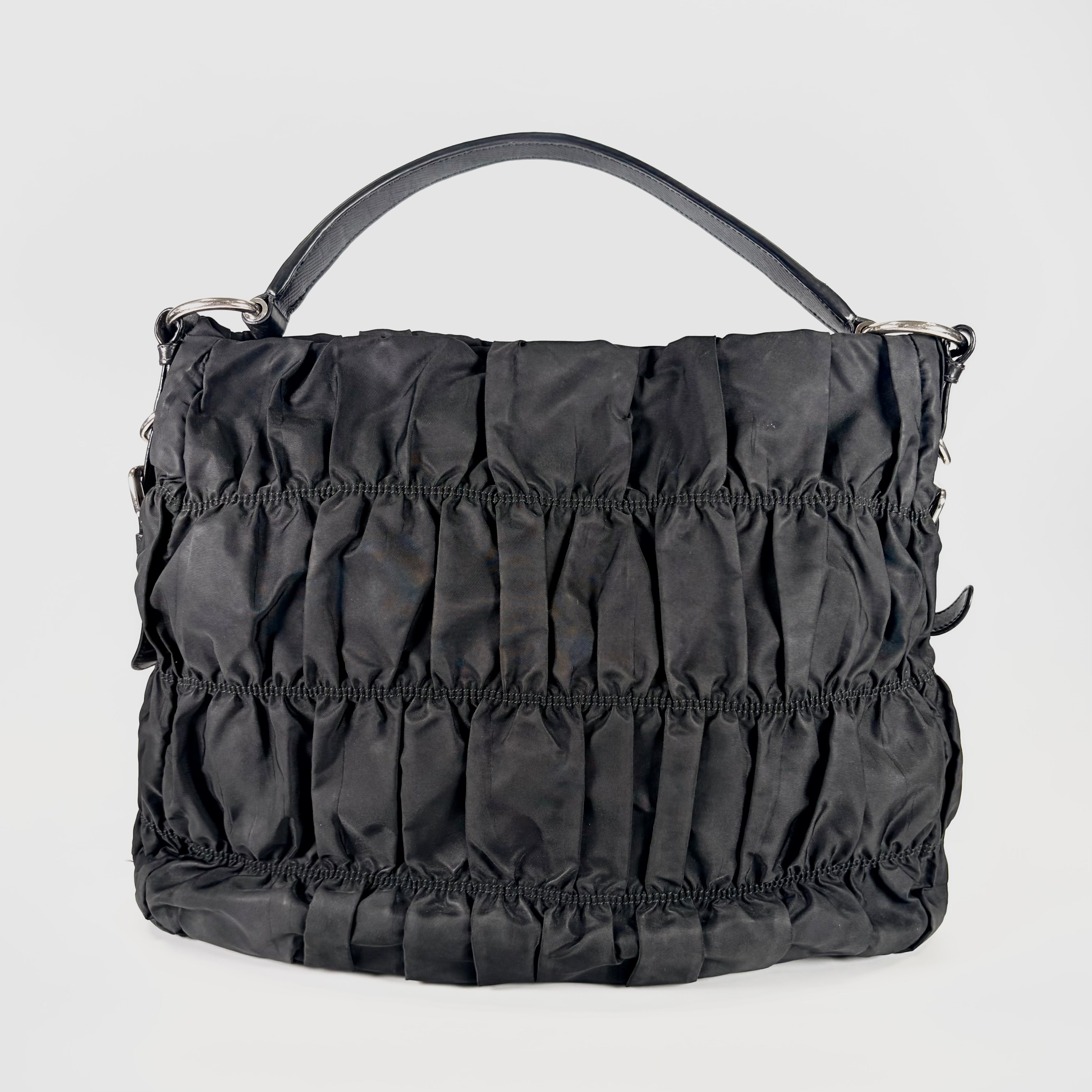2605 secondhand PRADA Gaufre One shoulder