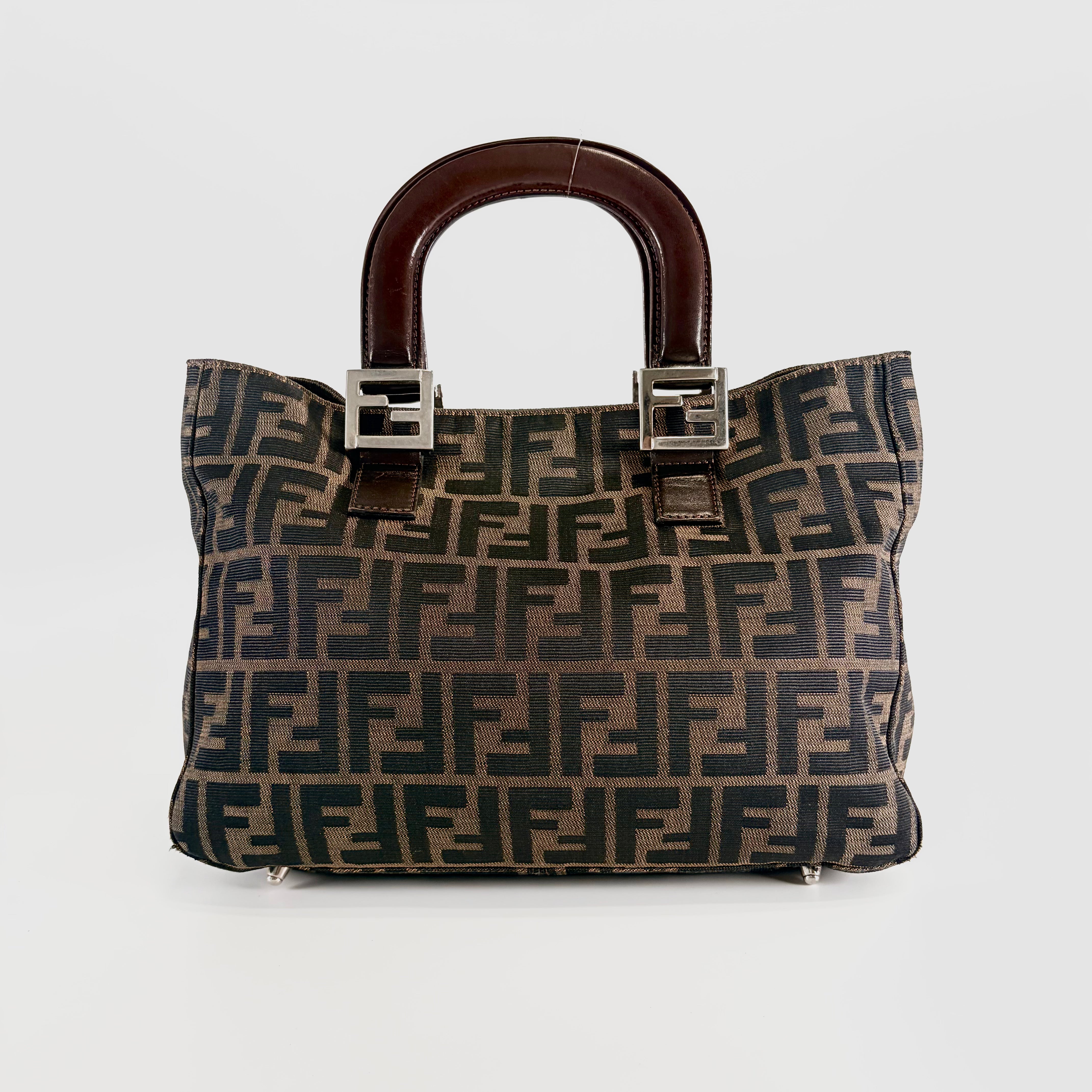 2605 secondhand FENDI Zucca hand bag