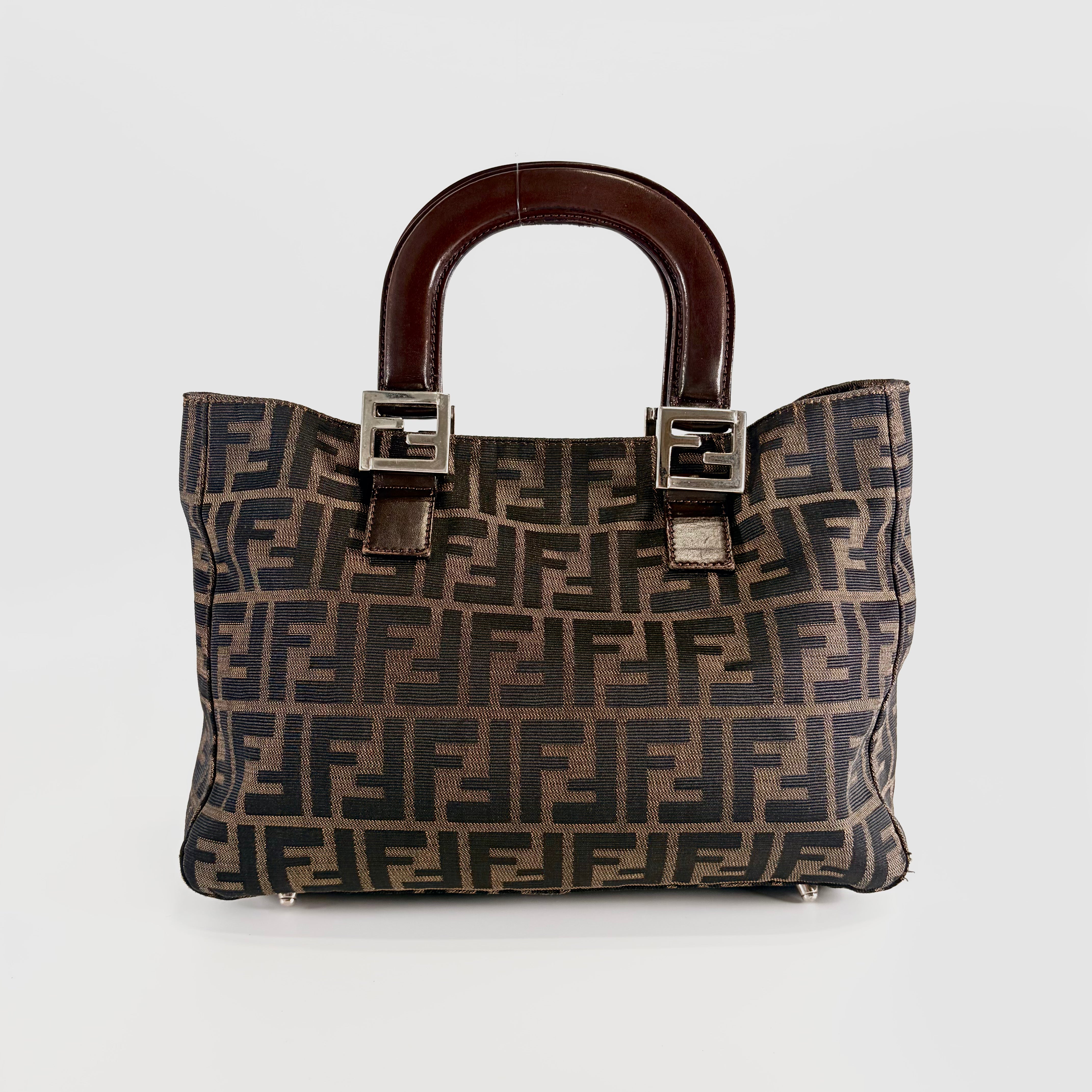 2605 secondhand FENDI Zucca hand bag