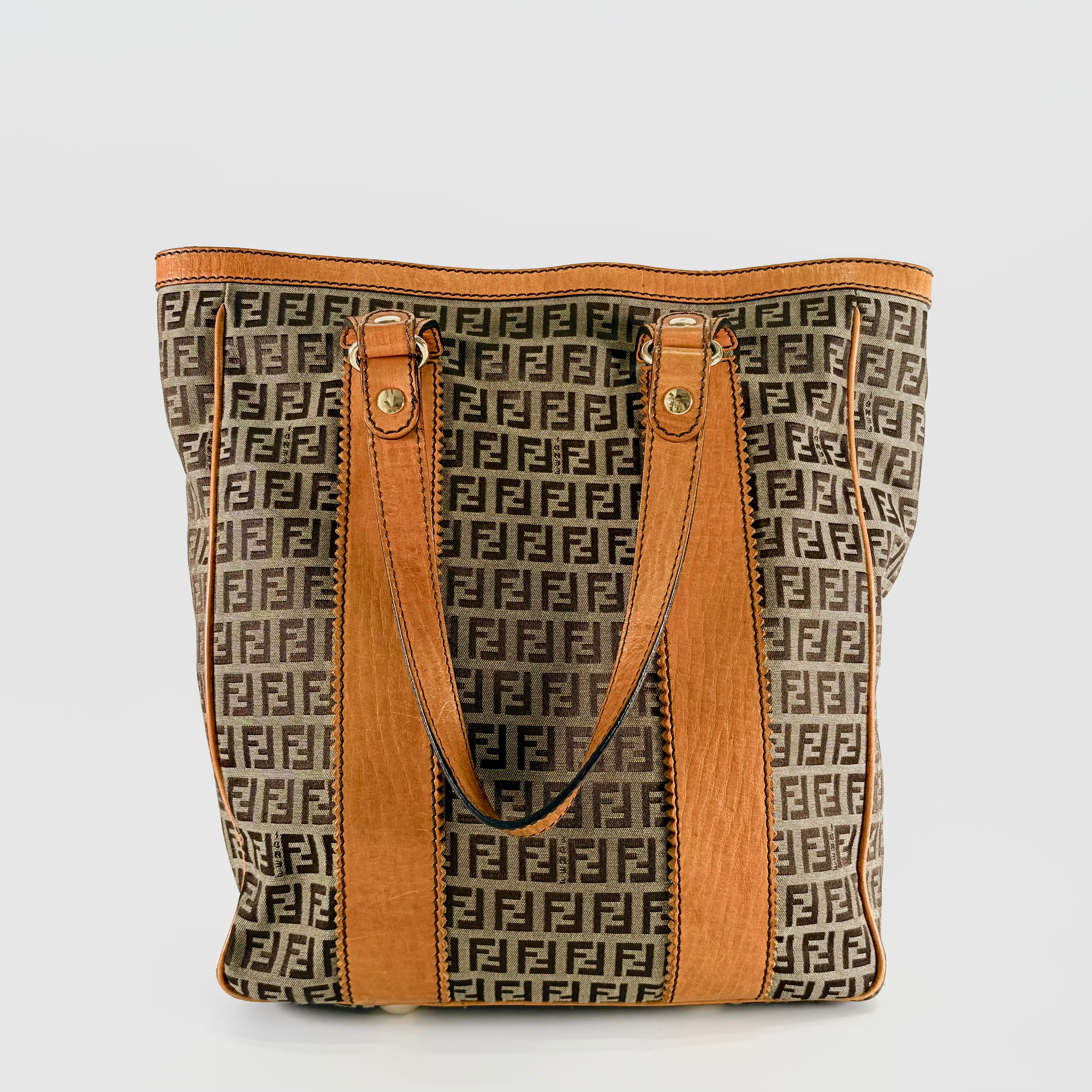 2606 secondhand FENDI Zucchino hand bag