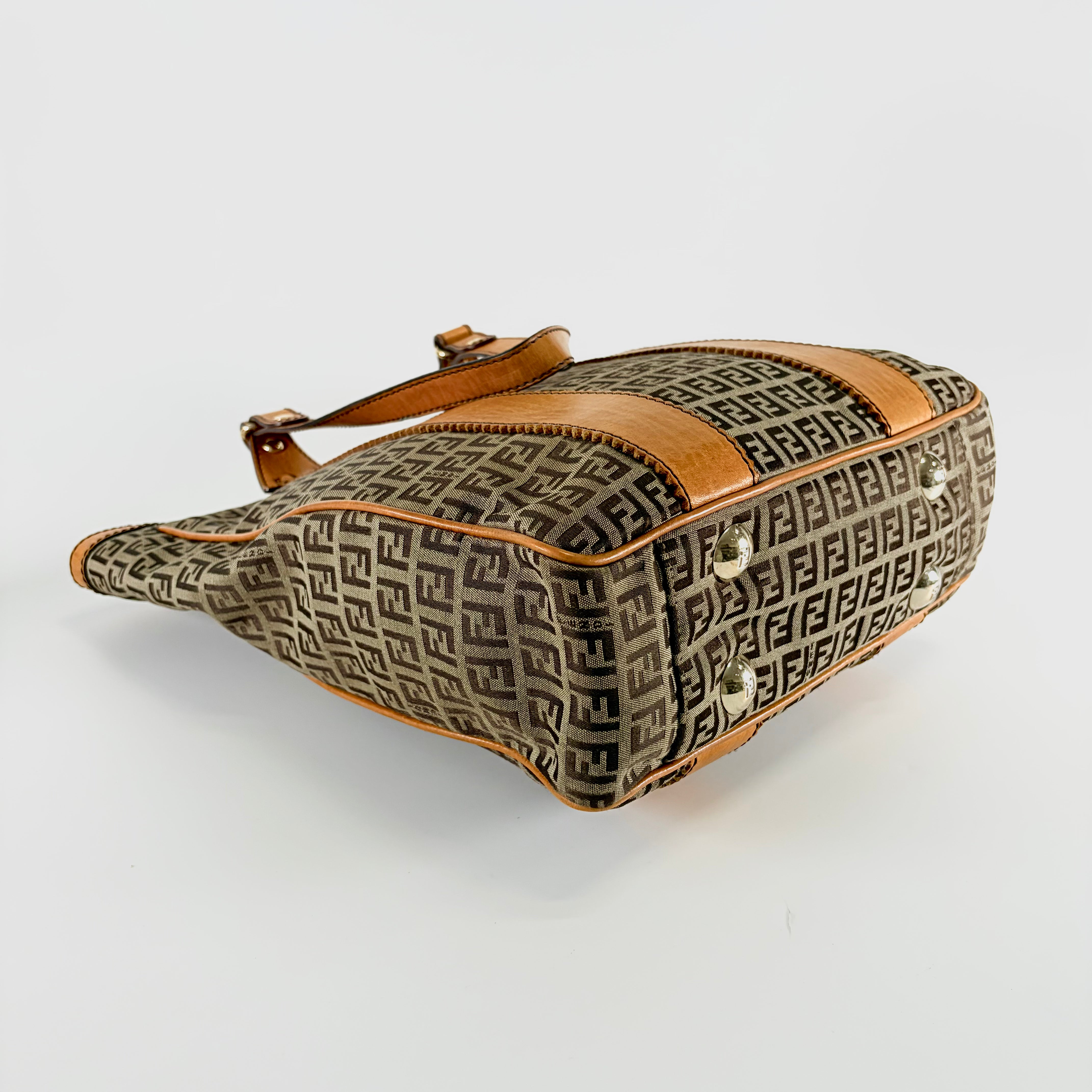 2606 secondhand FENDI Zucchino hand bag