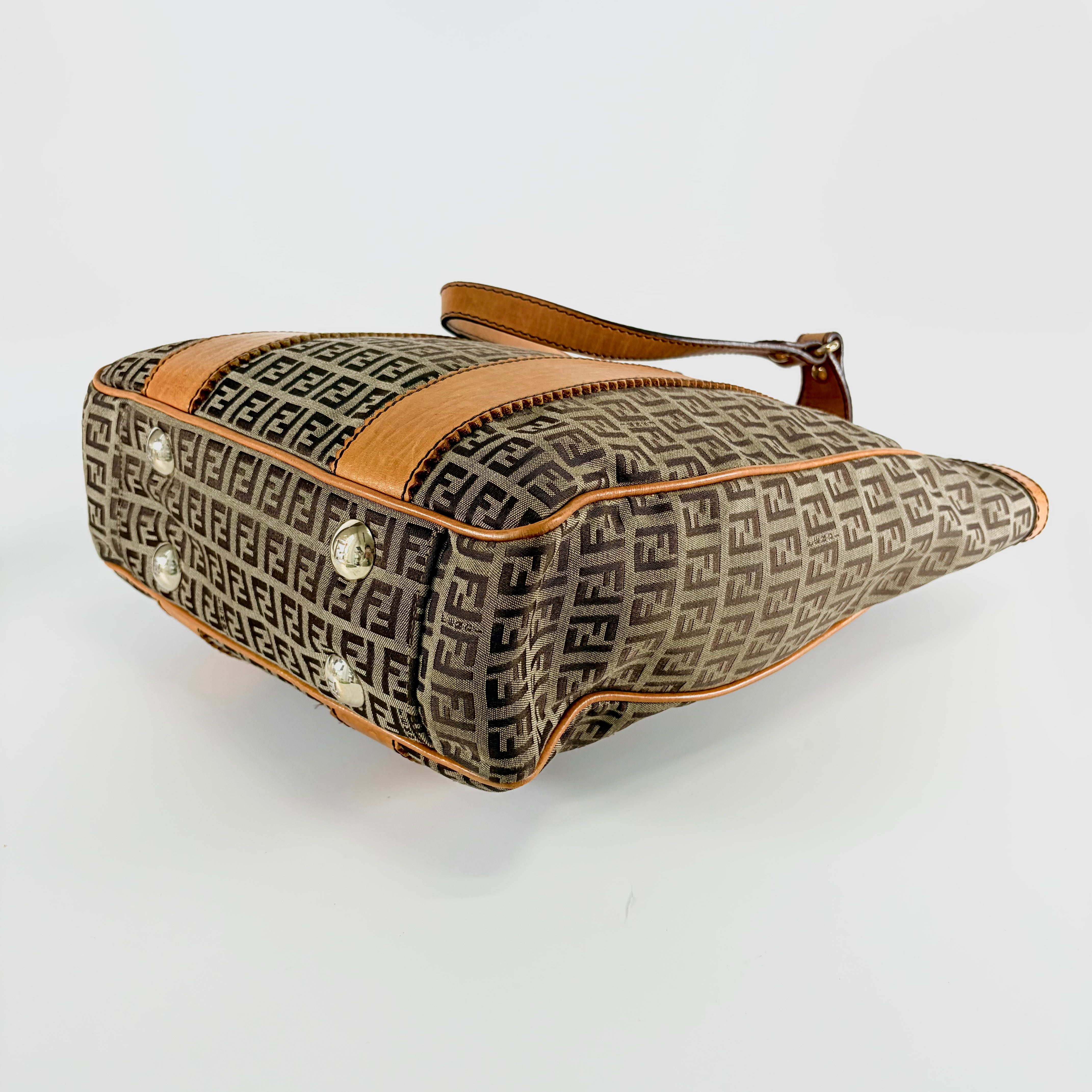 2606 secondhand FENDI Zucchino hand bag
