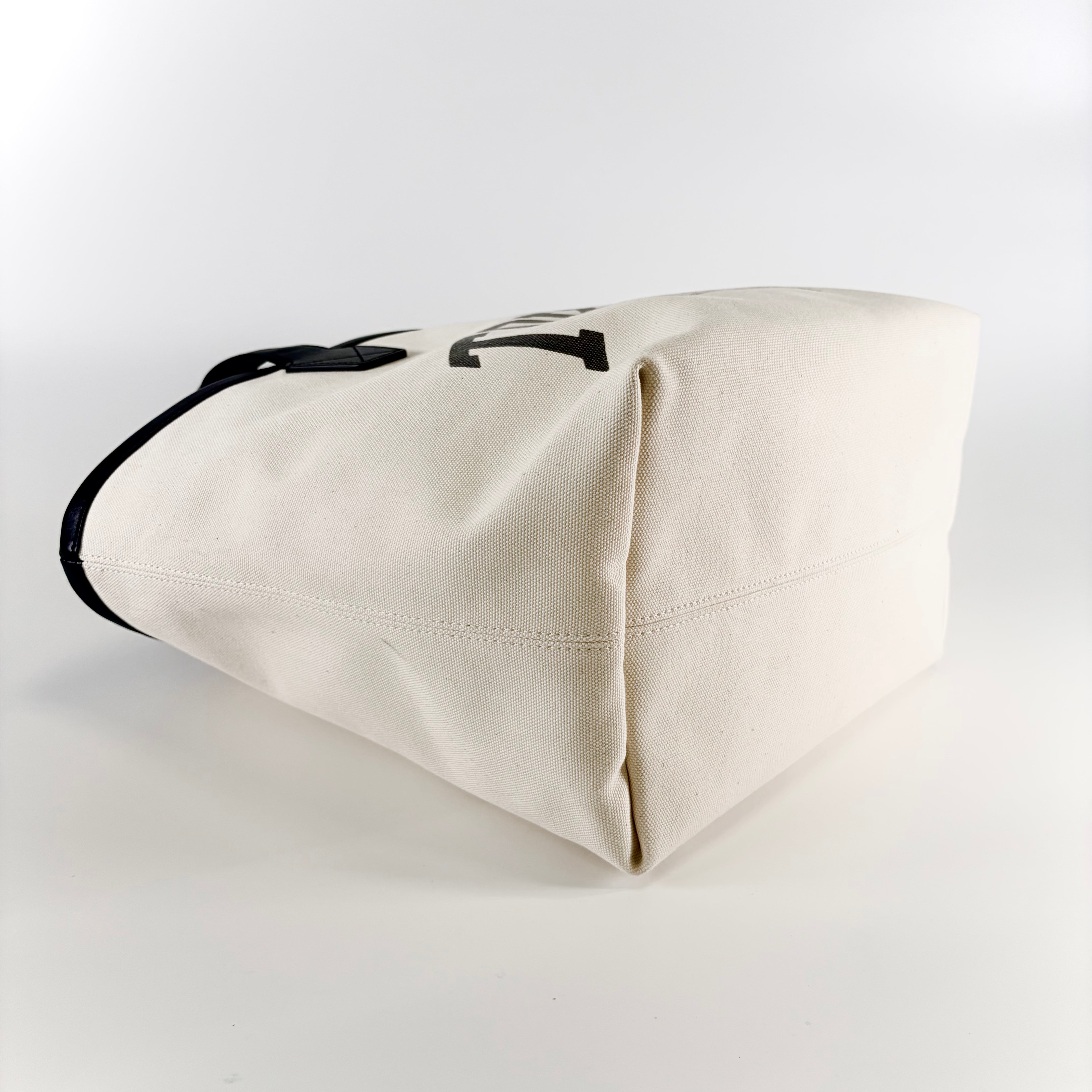 2605 secondhand BALENCIAGA canvas Tote black × white