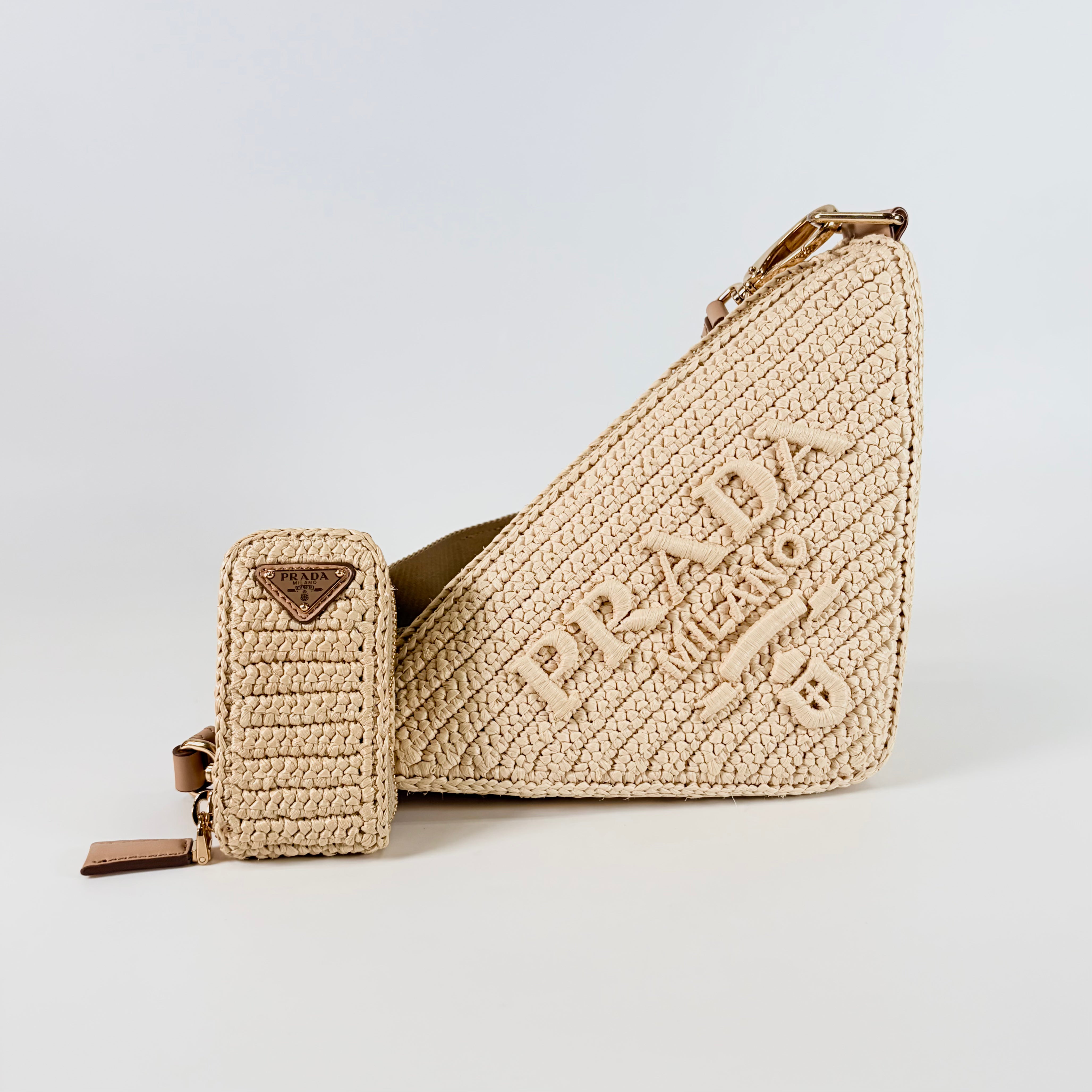 2606 secondhand PRADA shoulder straw