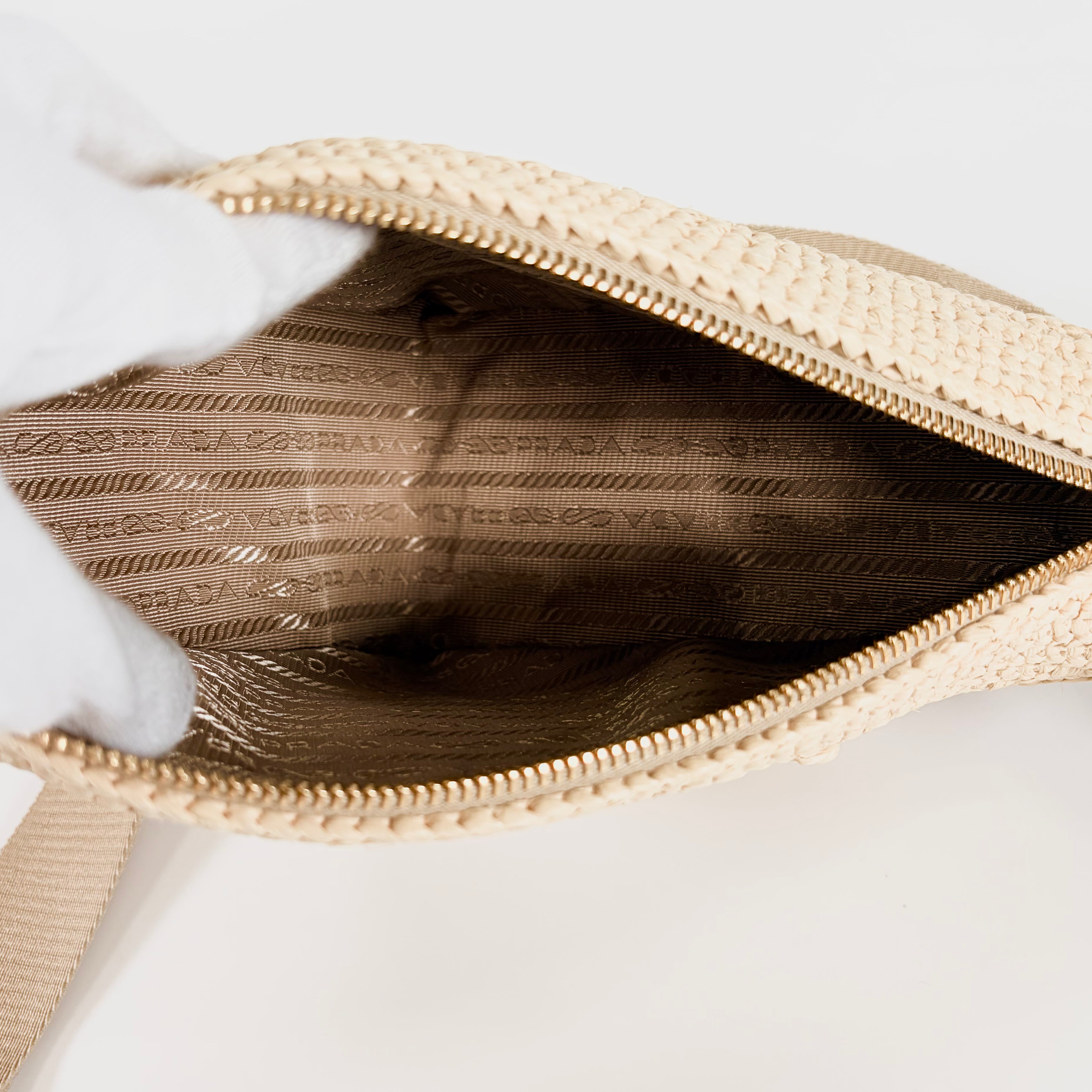 2606 secondhand PRADA shoulder straw