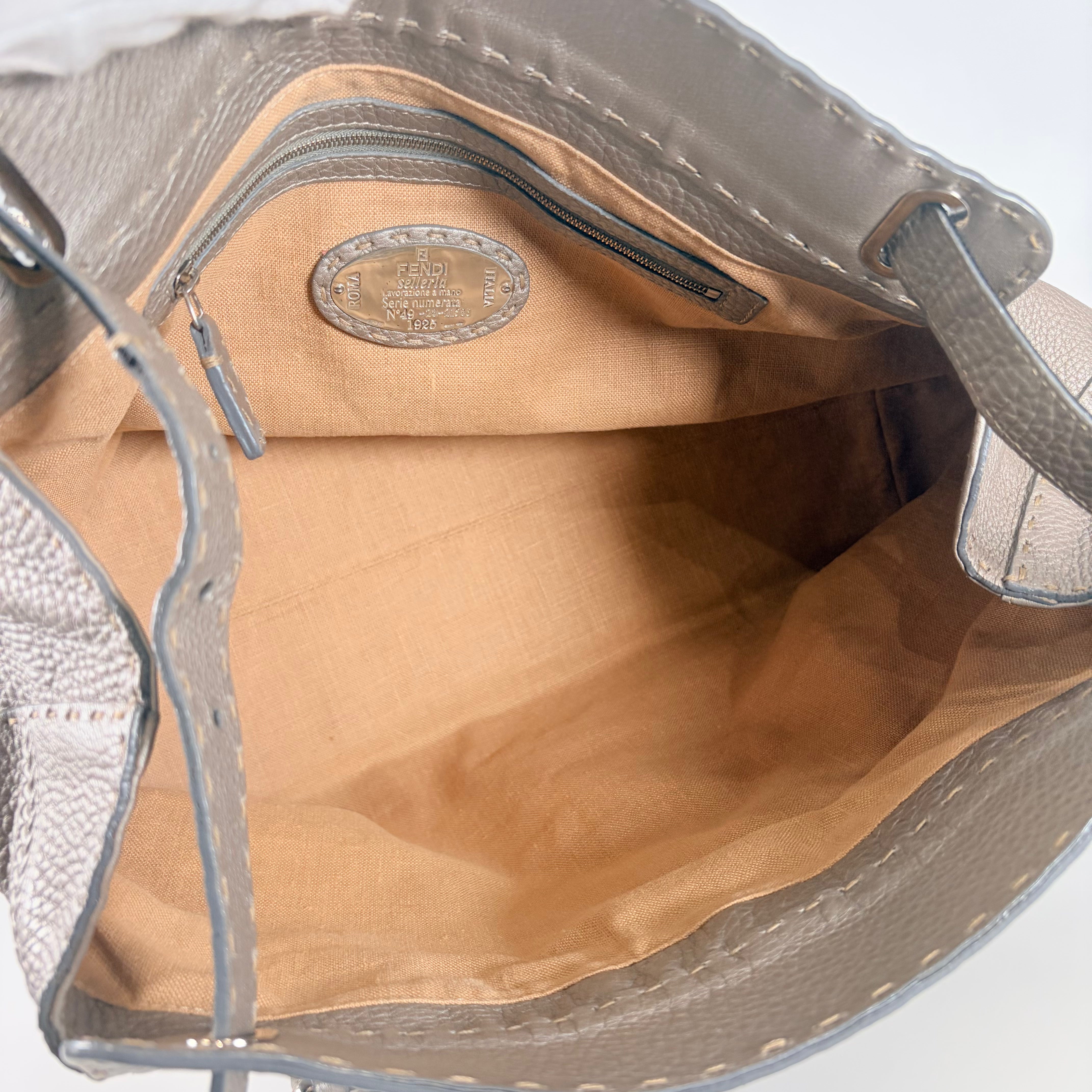 2606 secondhand FENDI Selleria hand bag