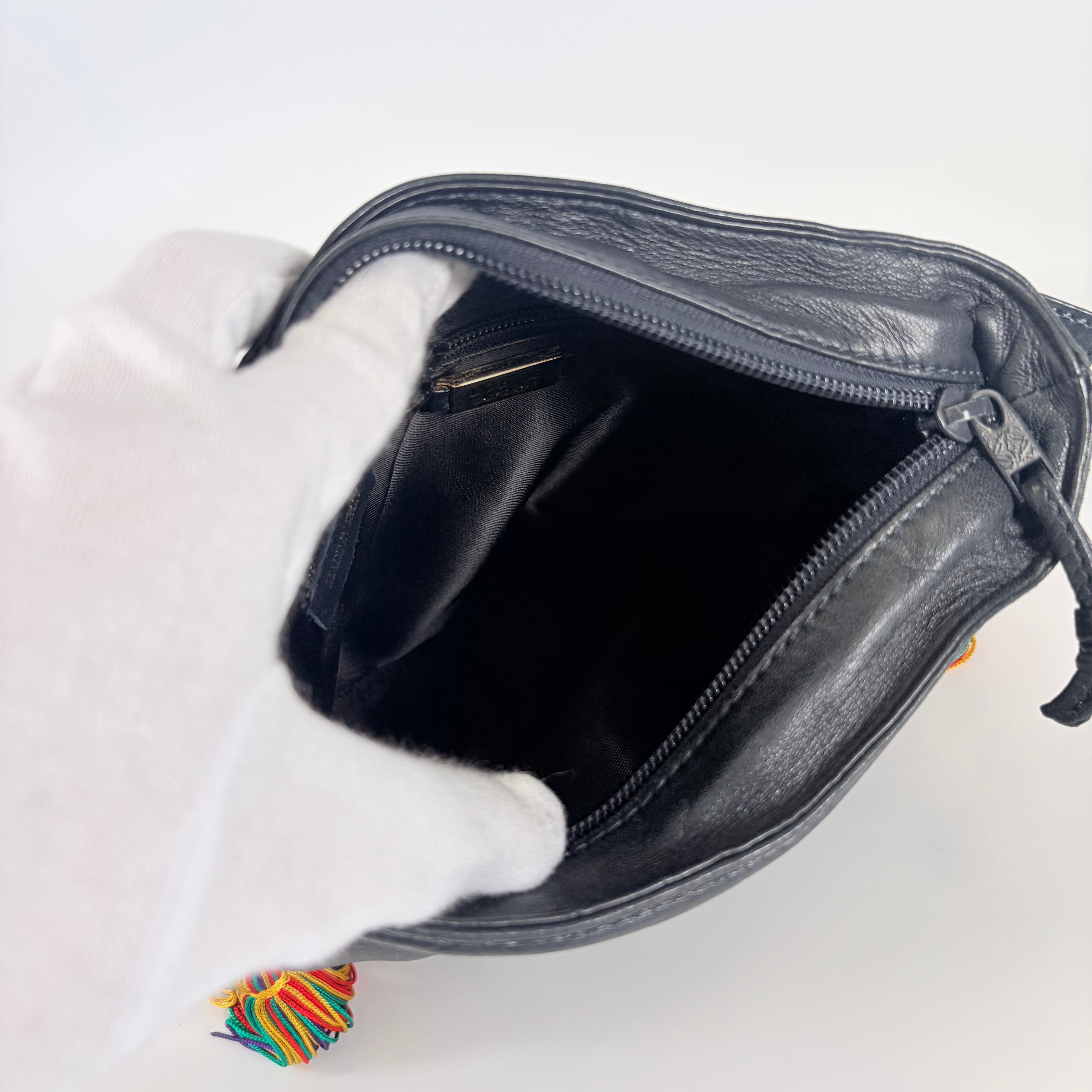 2604 secondhand LOEWE Shoulder bag / Crossbody Bag