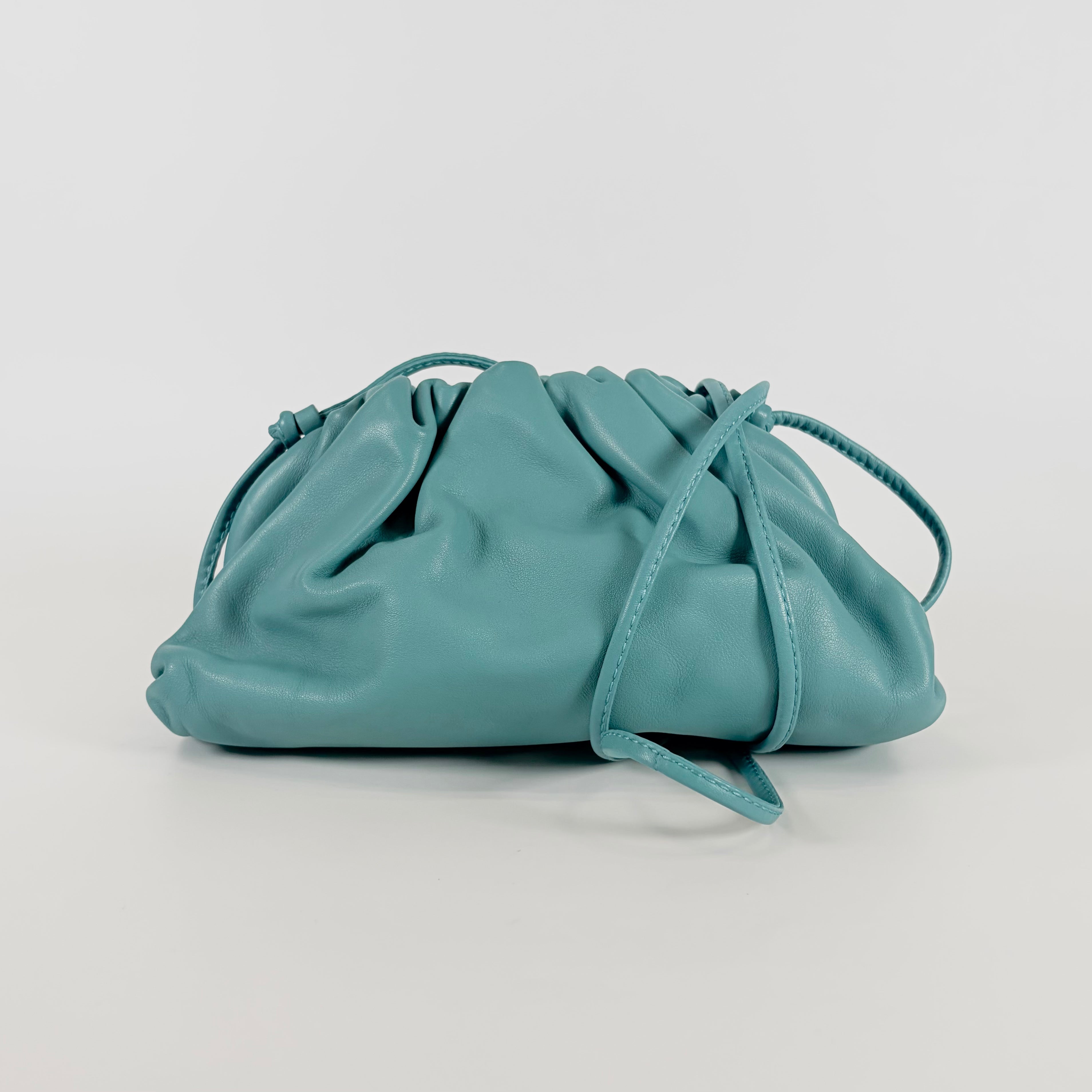 2604 secondhand BOTTEGAVENETA shoulder light blue
