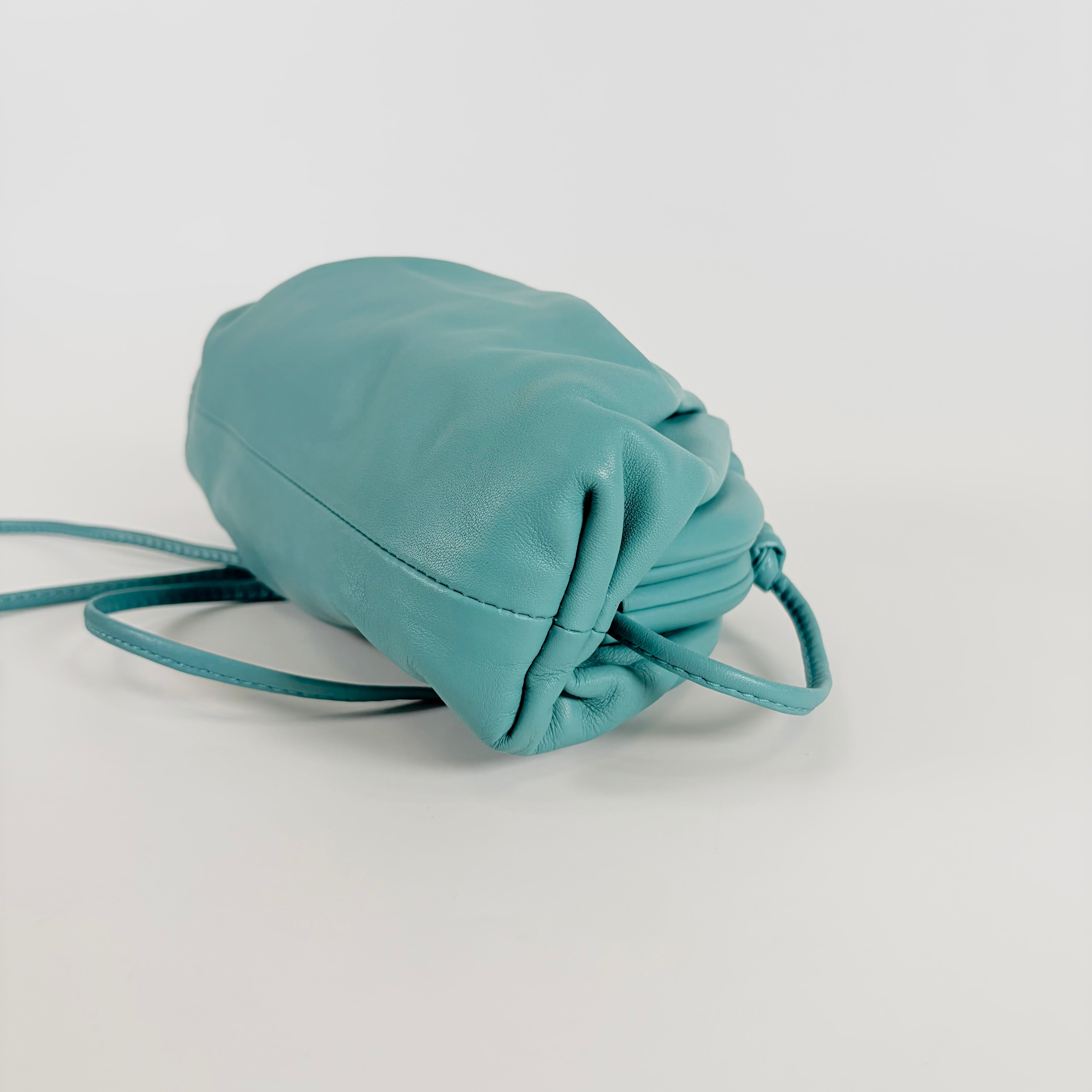 2604 secondhand BOTTEGAVENETA shoulder light blue