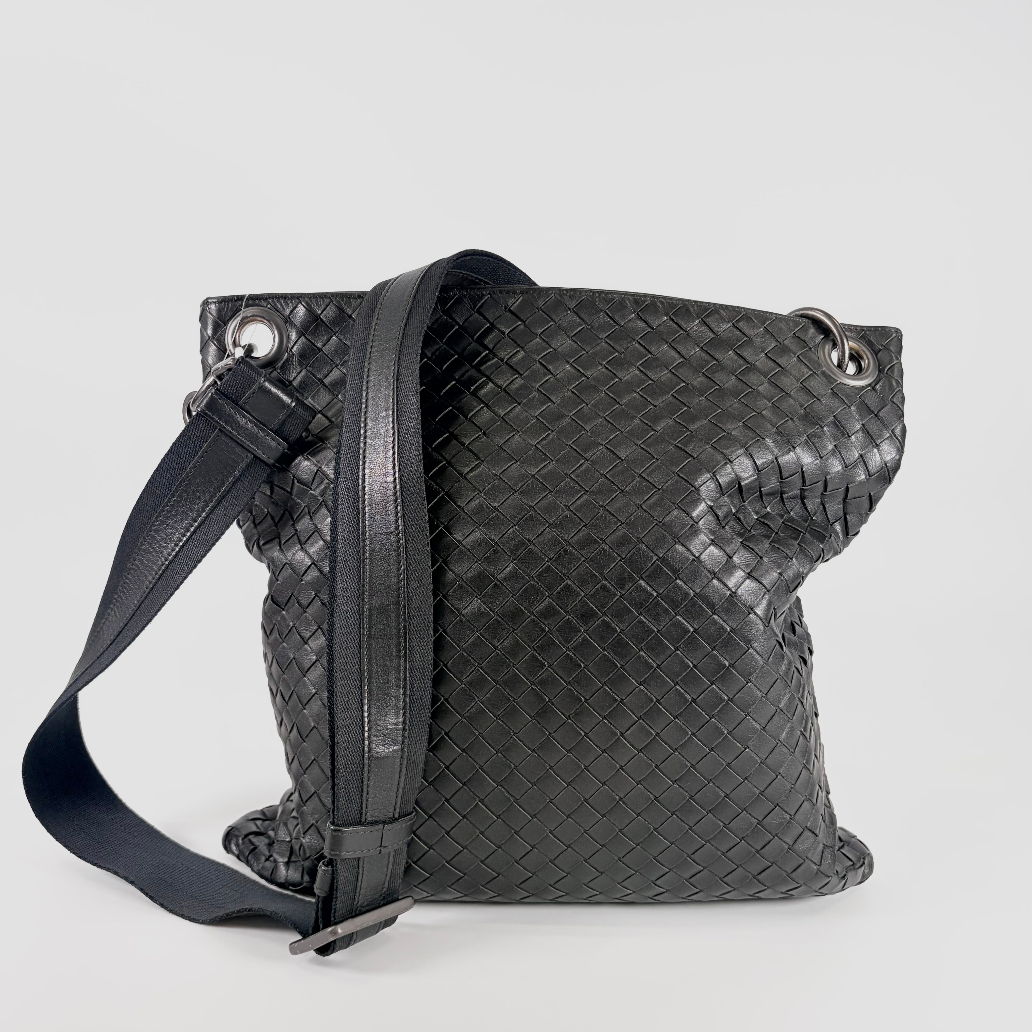 2604 secondhand BOTTEGA VENETA Intrecciato shoulder black
