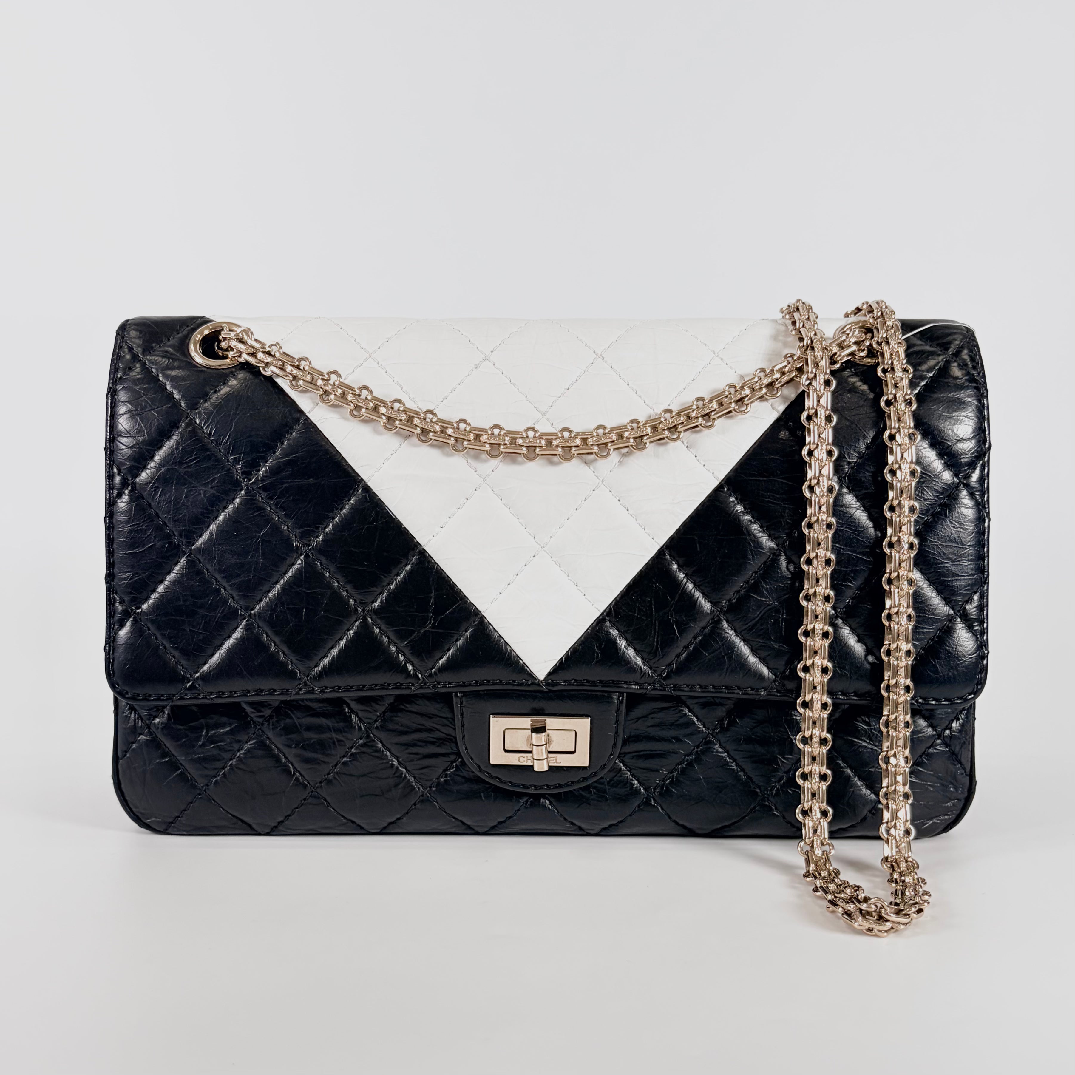 2604 secondhand CHANEL Matelasse Double Flap turn rock lambskin black × white