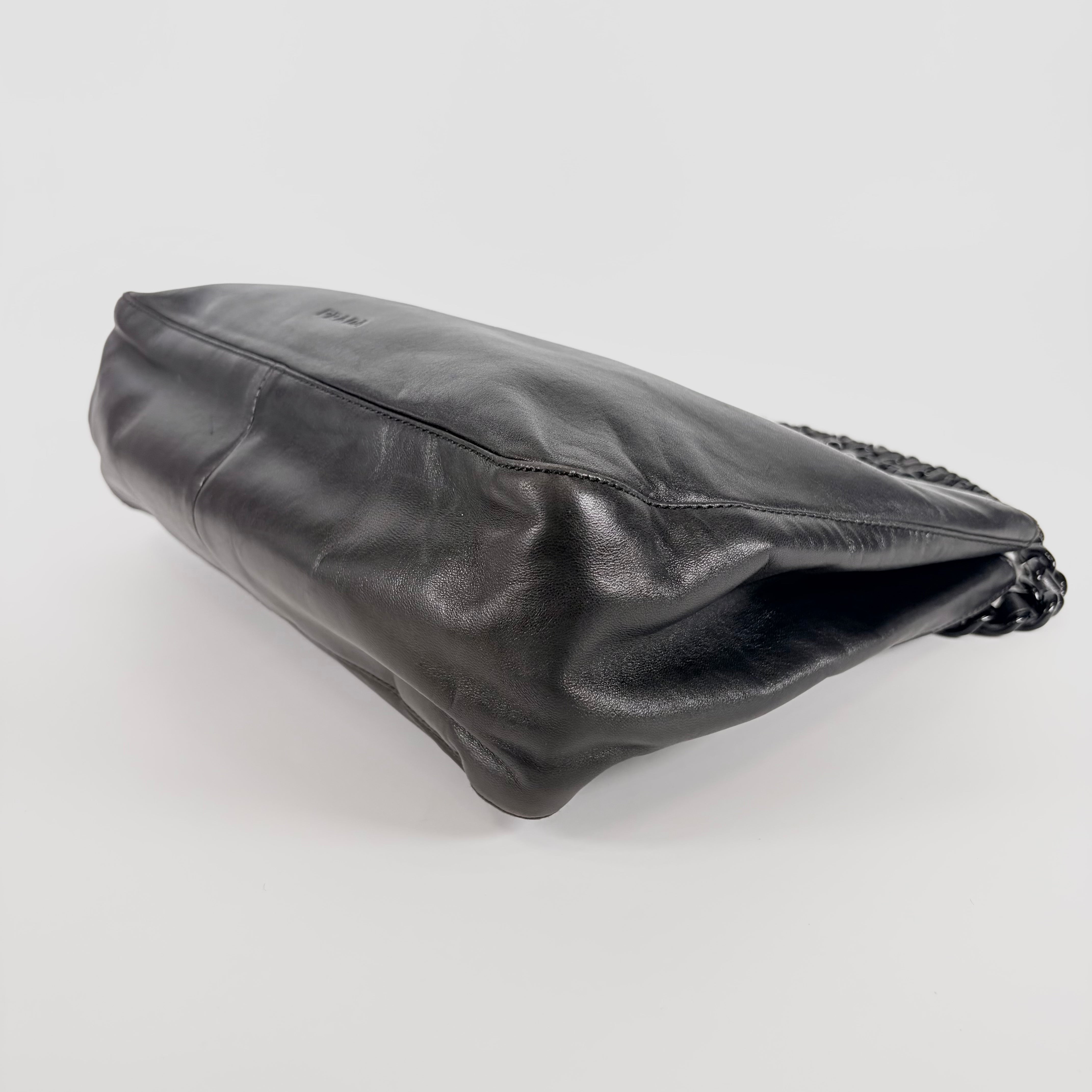 2604 secondhand PRADA Plastic chain Tote black