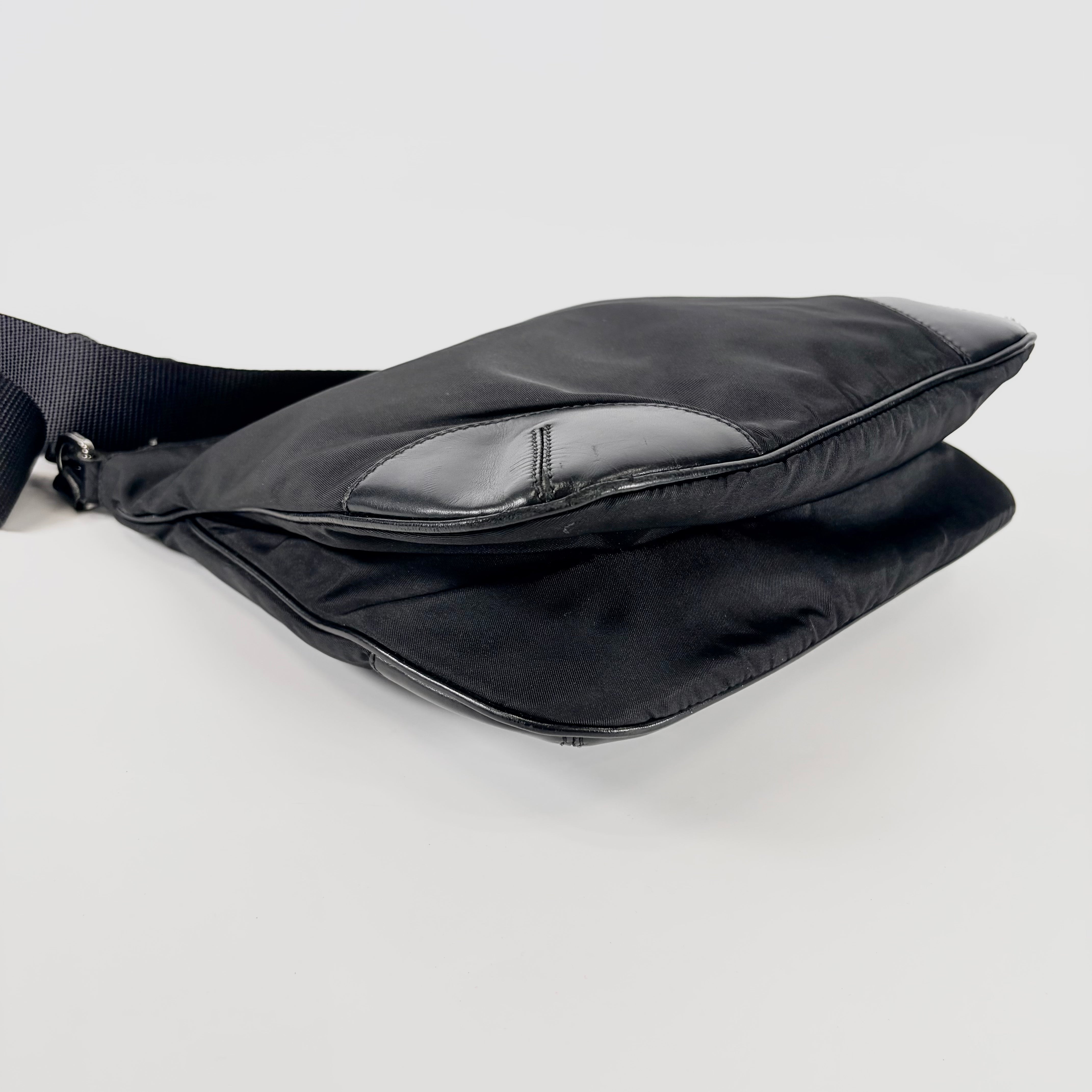 2605 secondhand PRADA bag Shoulder bag black / nylon