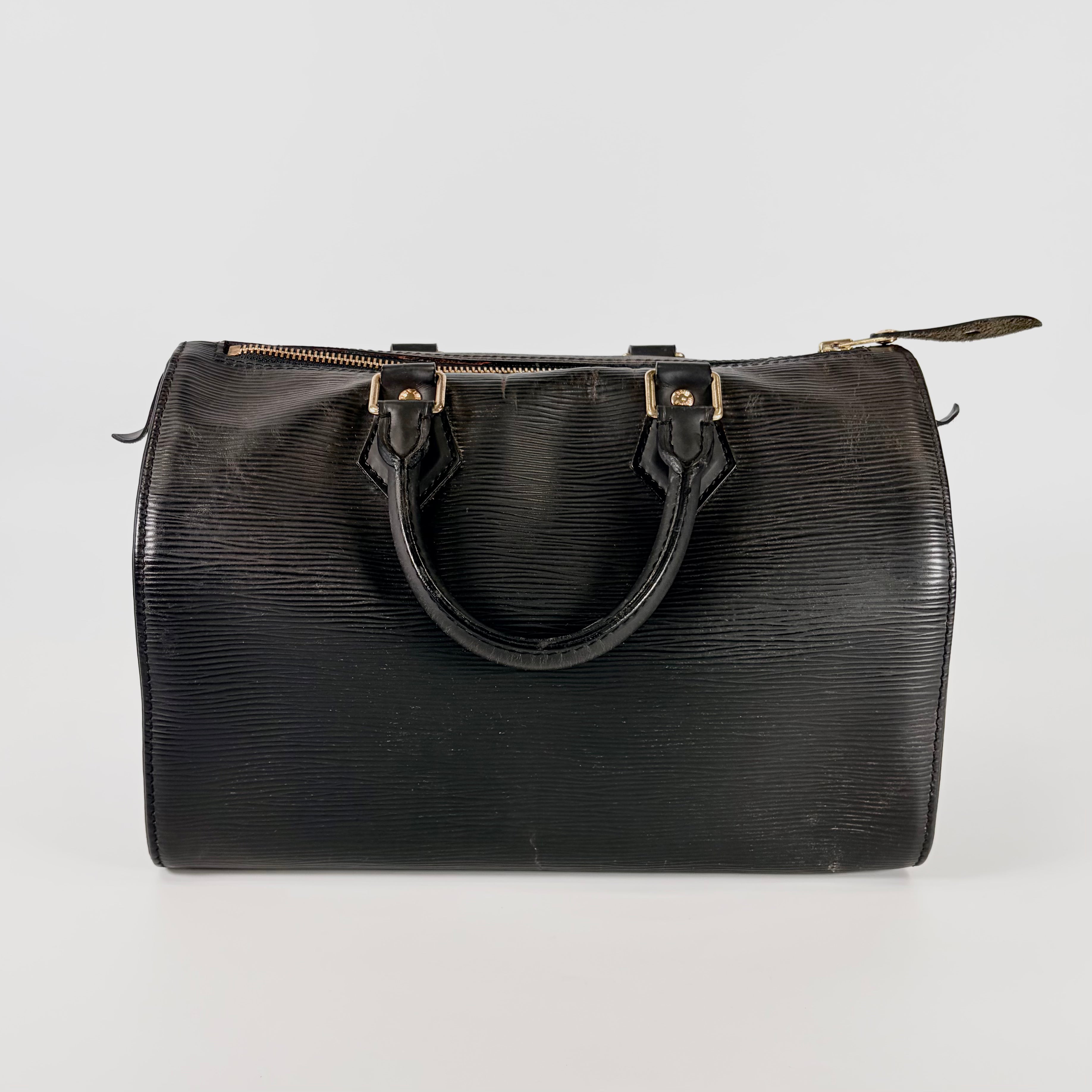 2604 secondhand LV Epi Speedy 25