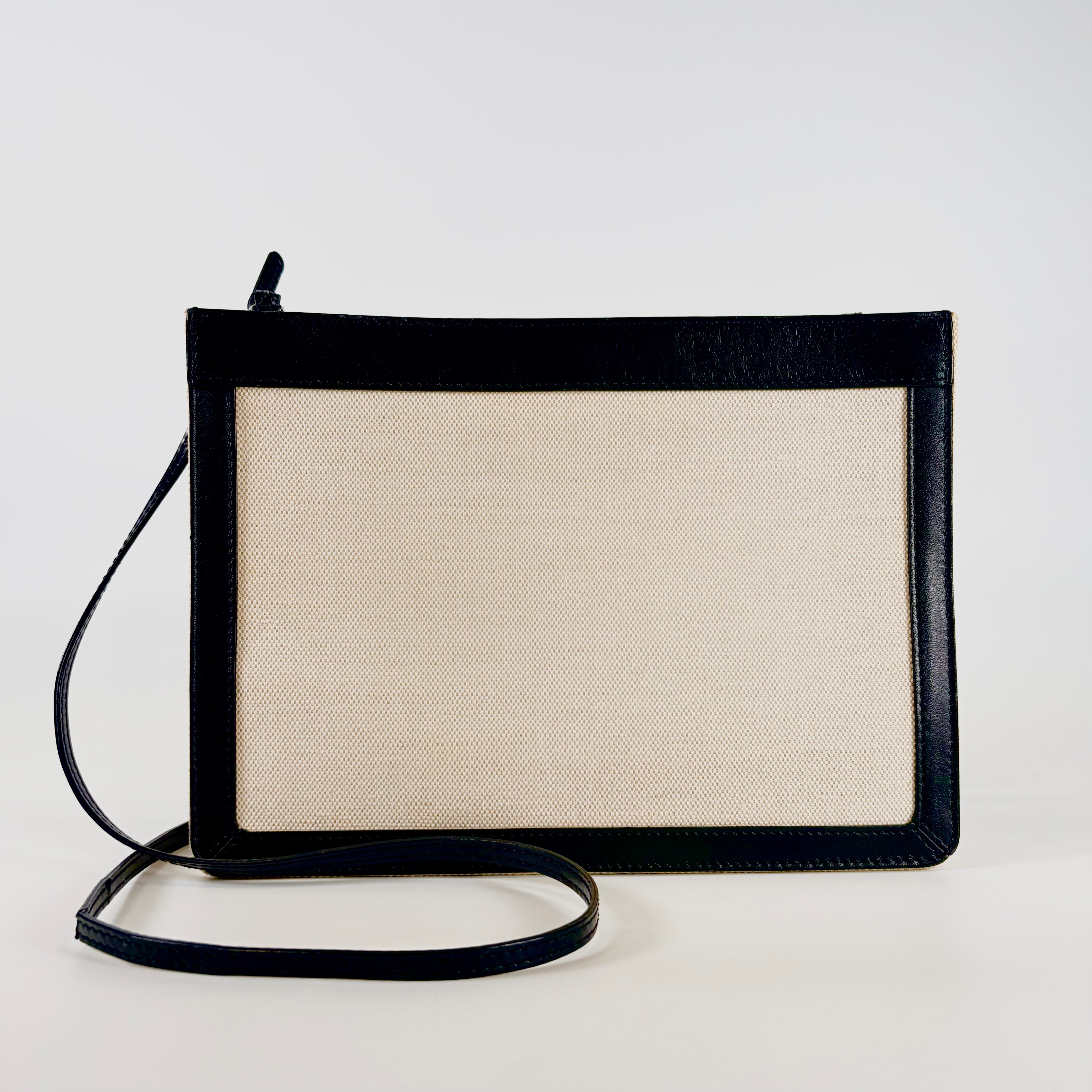 2605 secondhand BALENCIAGA Navy Pochette