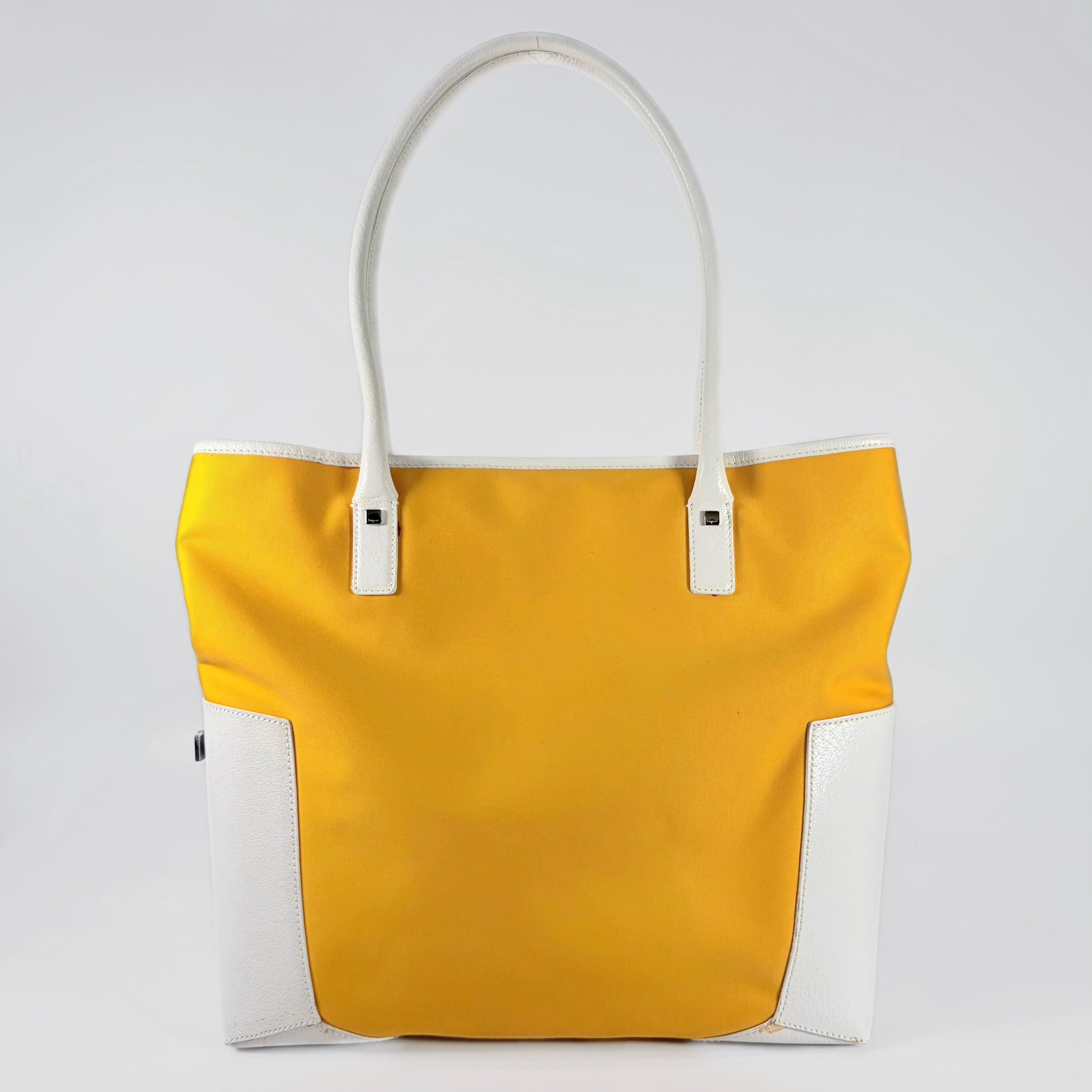 2606 secondhand Ferragamo Tote Bag