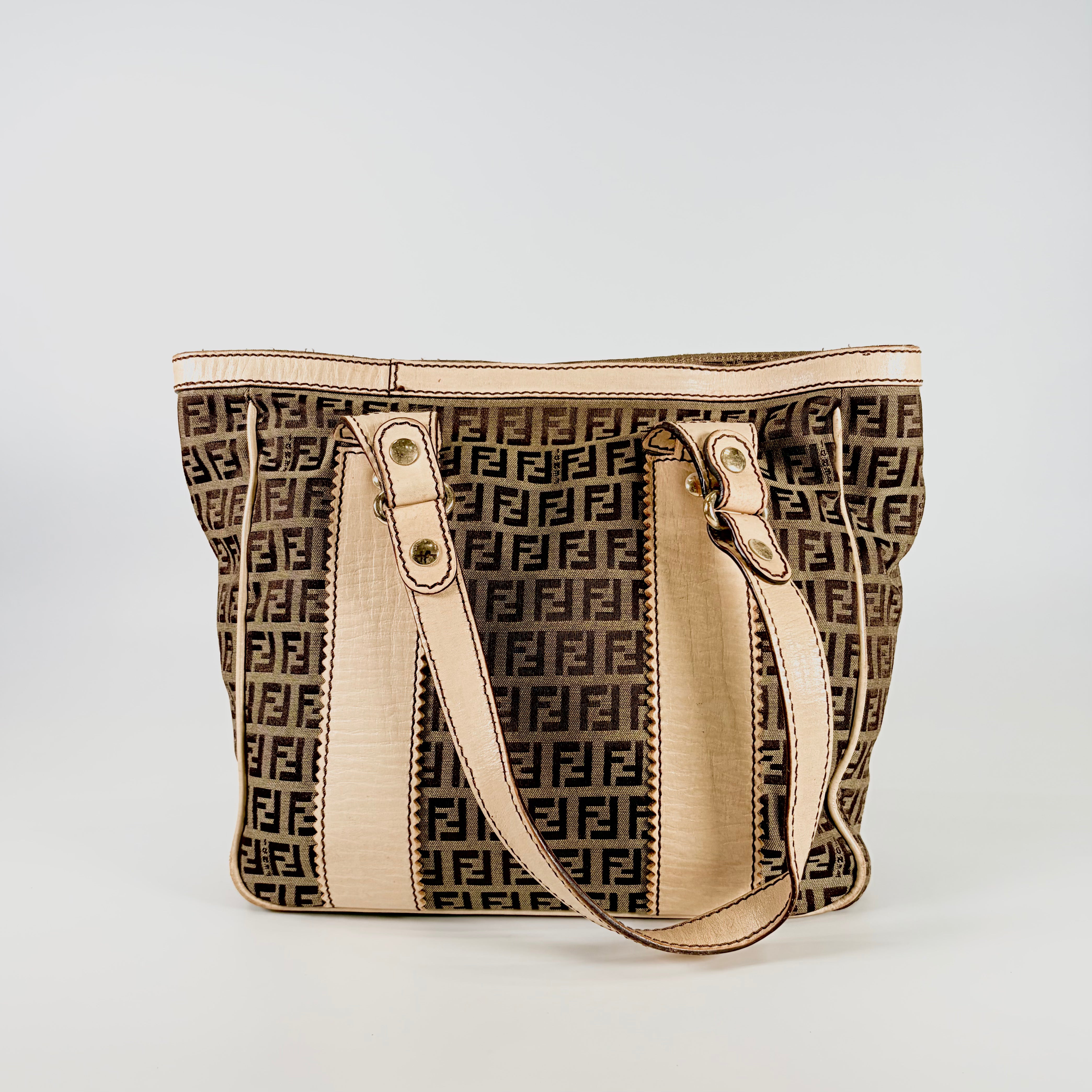 2606 secondhand FENDI Zucchino hand bag