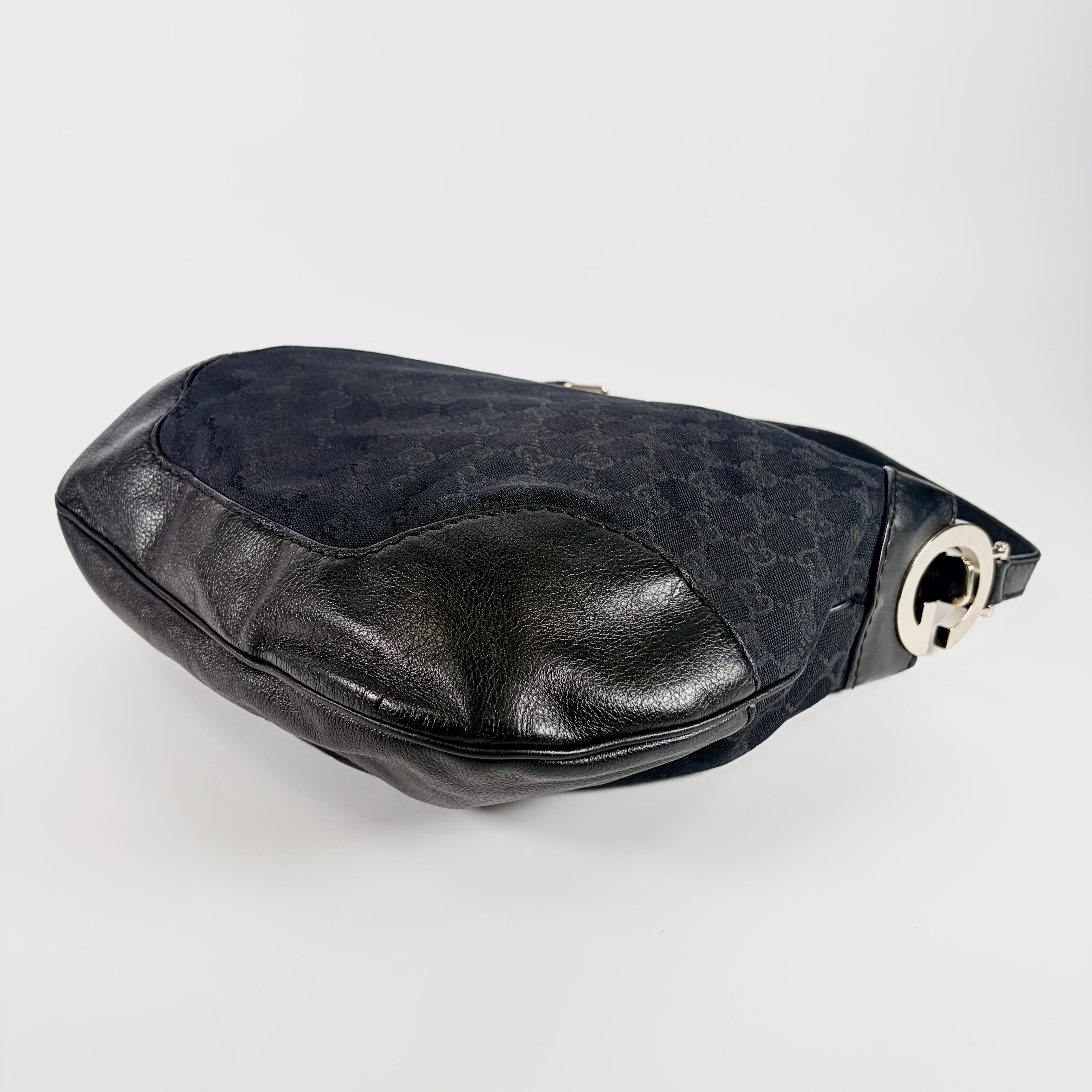 2604 secondhand GUCCI Shoulder bag GG Pattern canvas black