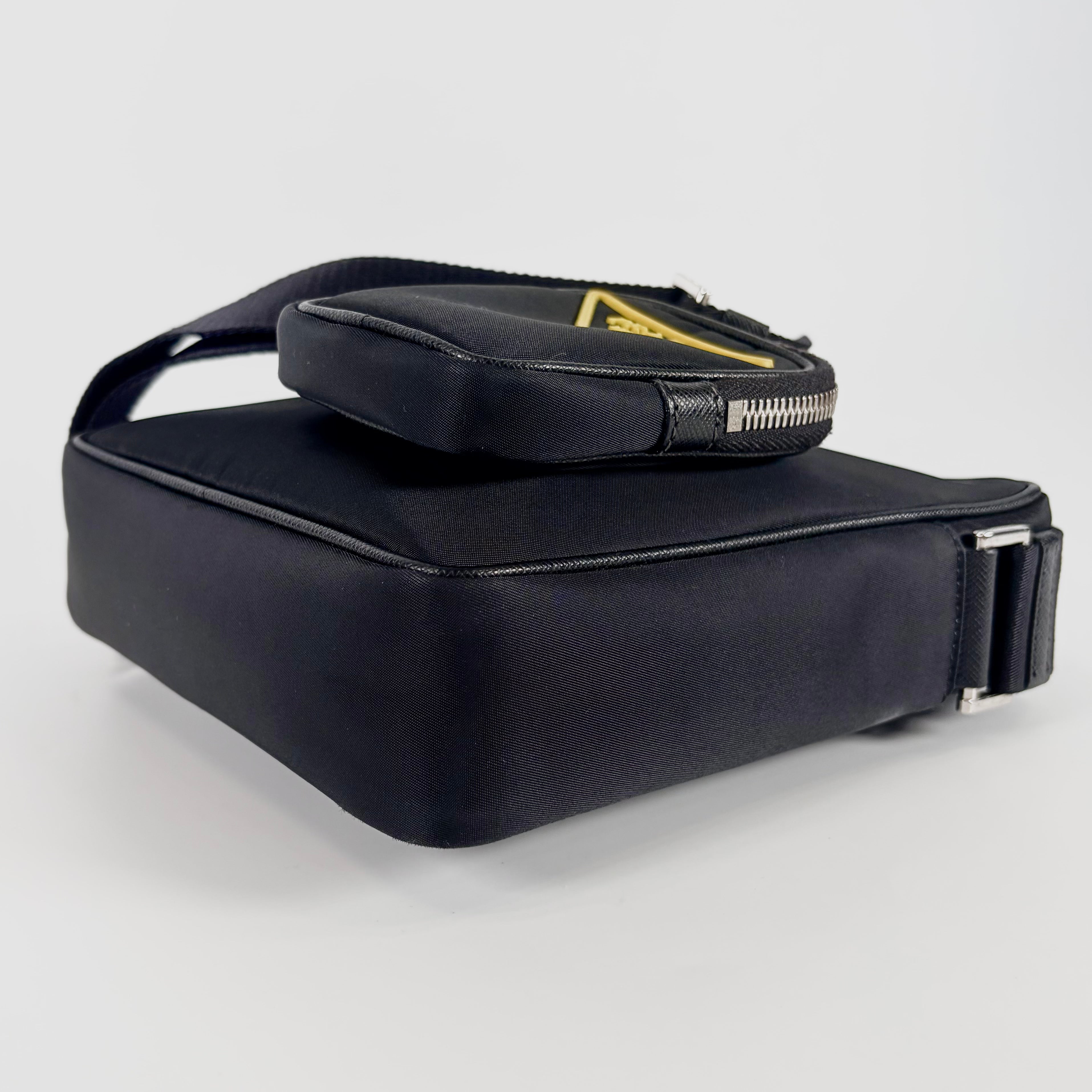 2605 secondhand PRADA brand bag nylon shoulder black