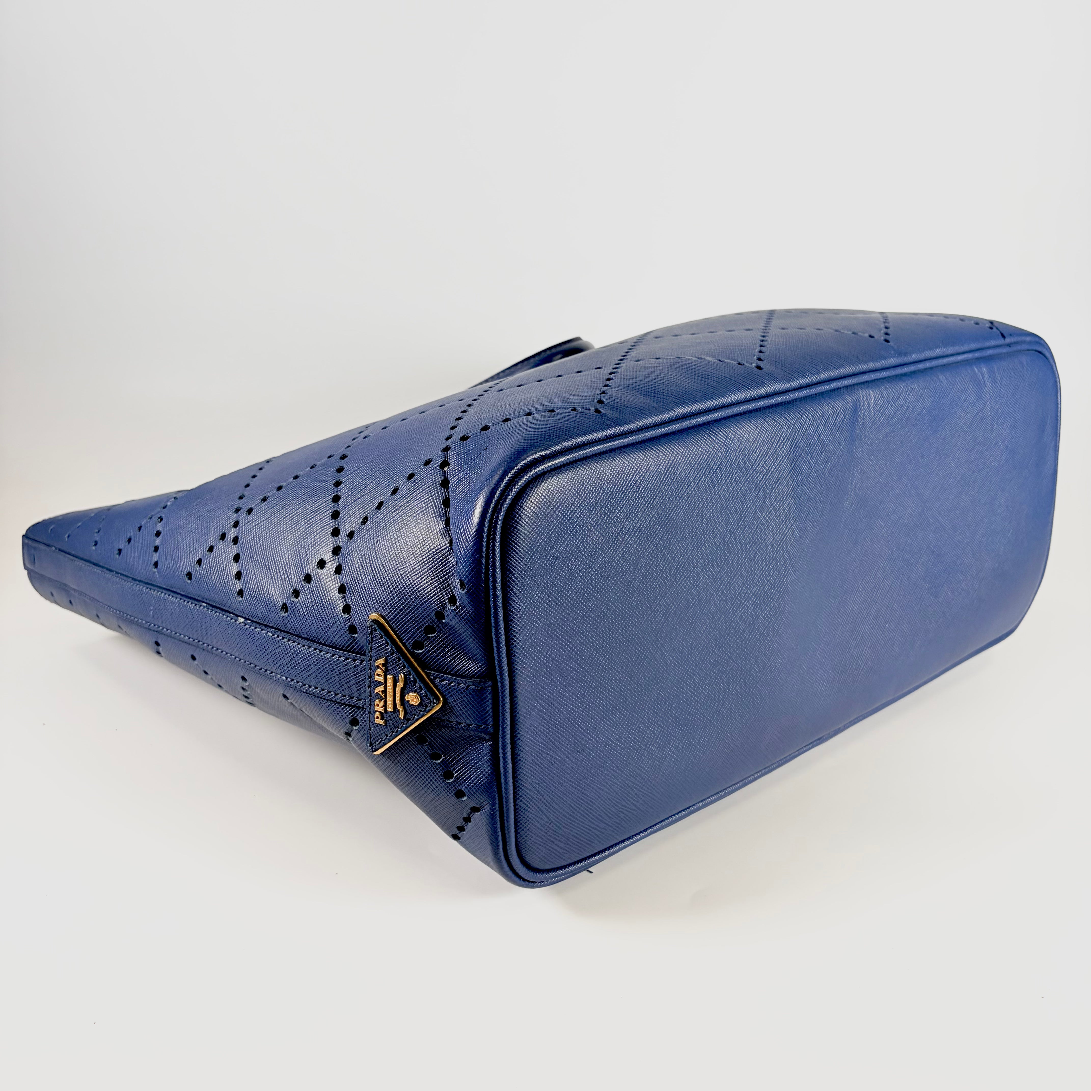 2605 secondhand PRADA brand bag Saffiano / leather Tote shoulder 25 Navy pouch strap