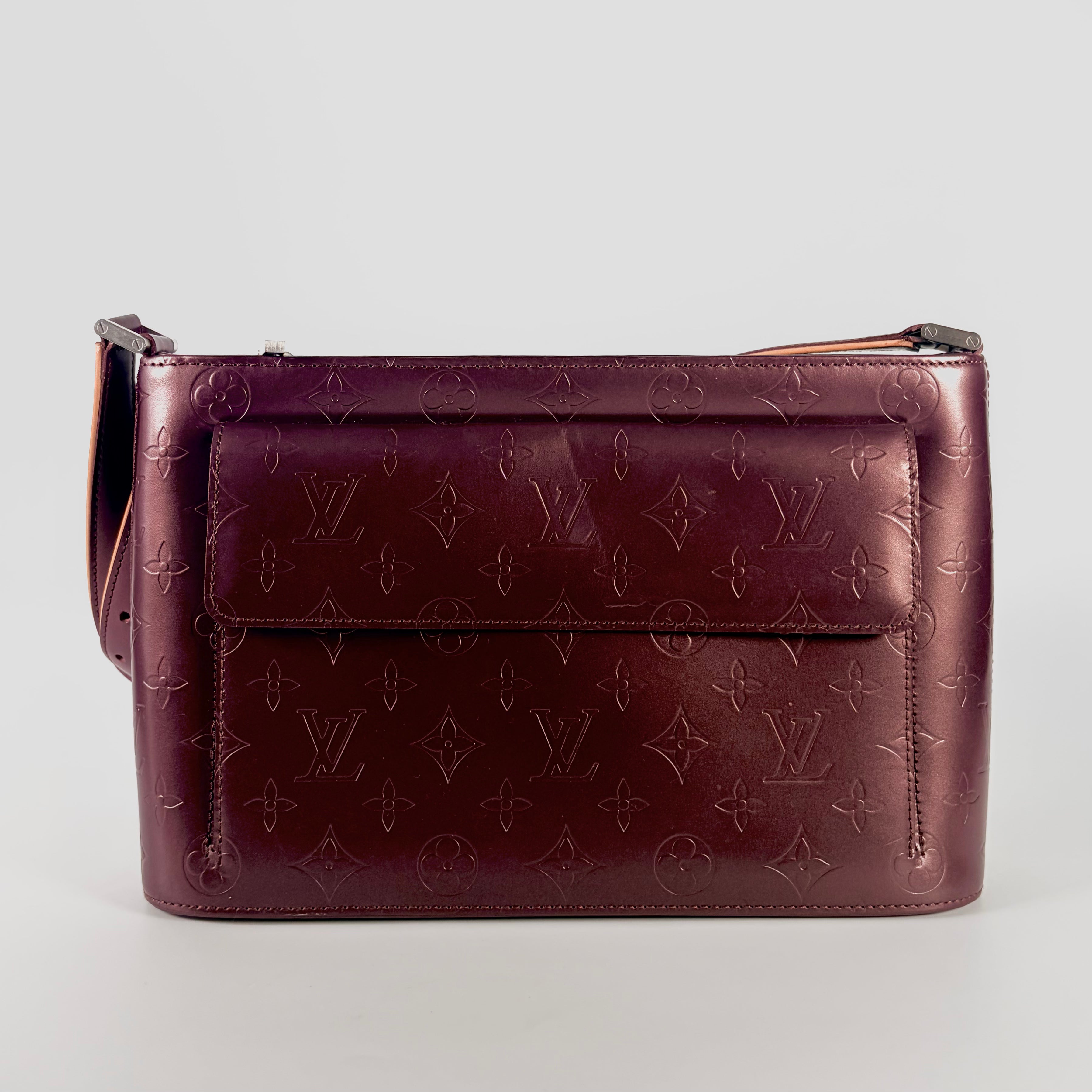 2605 secondhand LV bag strike // Monogram mat