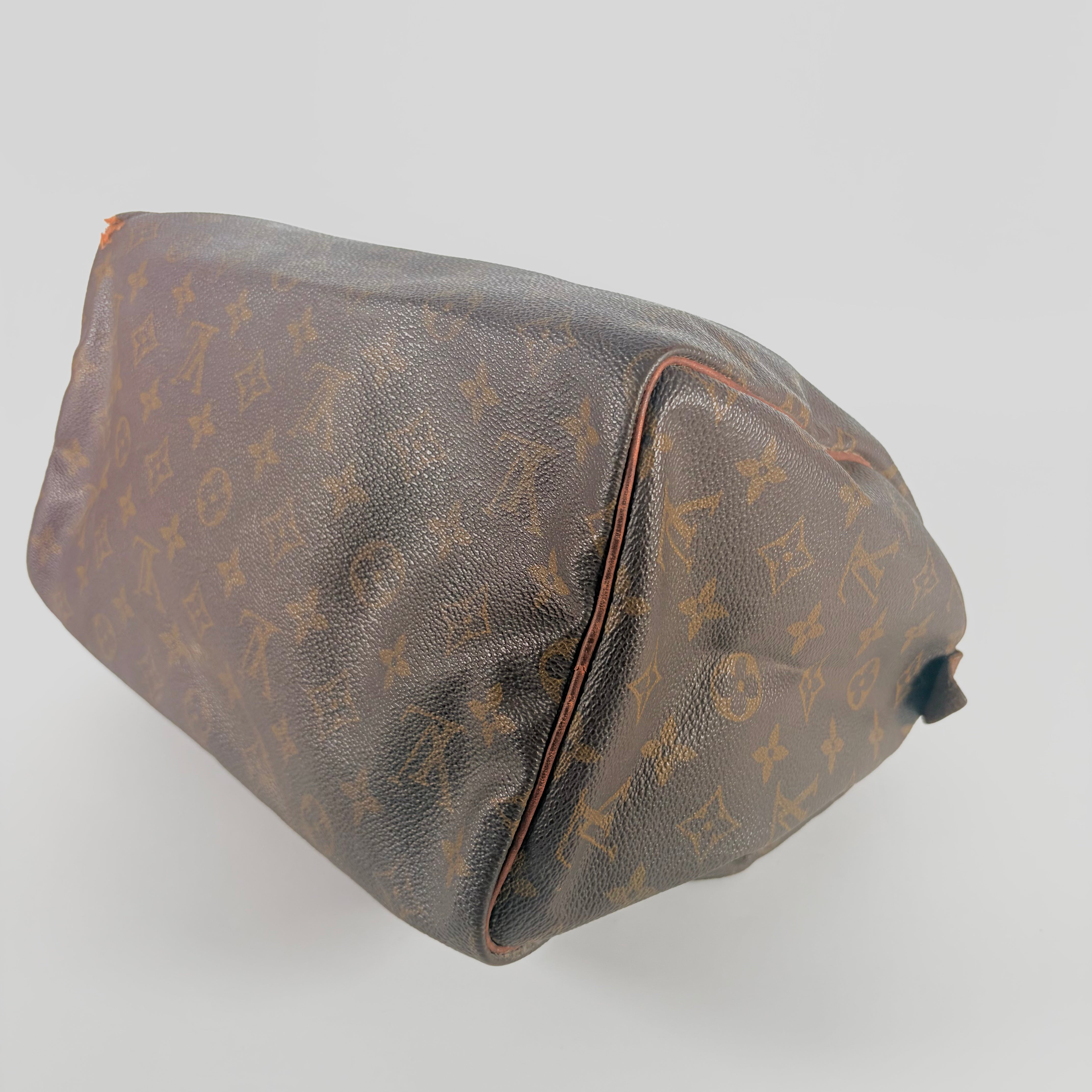2605 secondhand LV Monogram Speedy 30